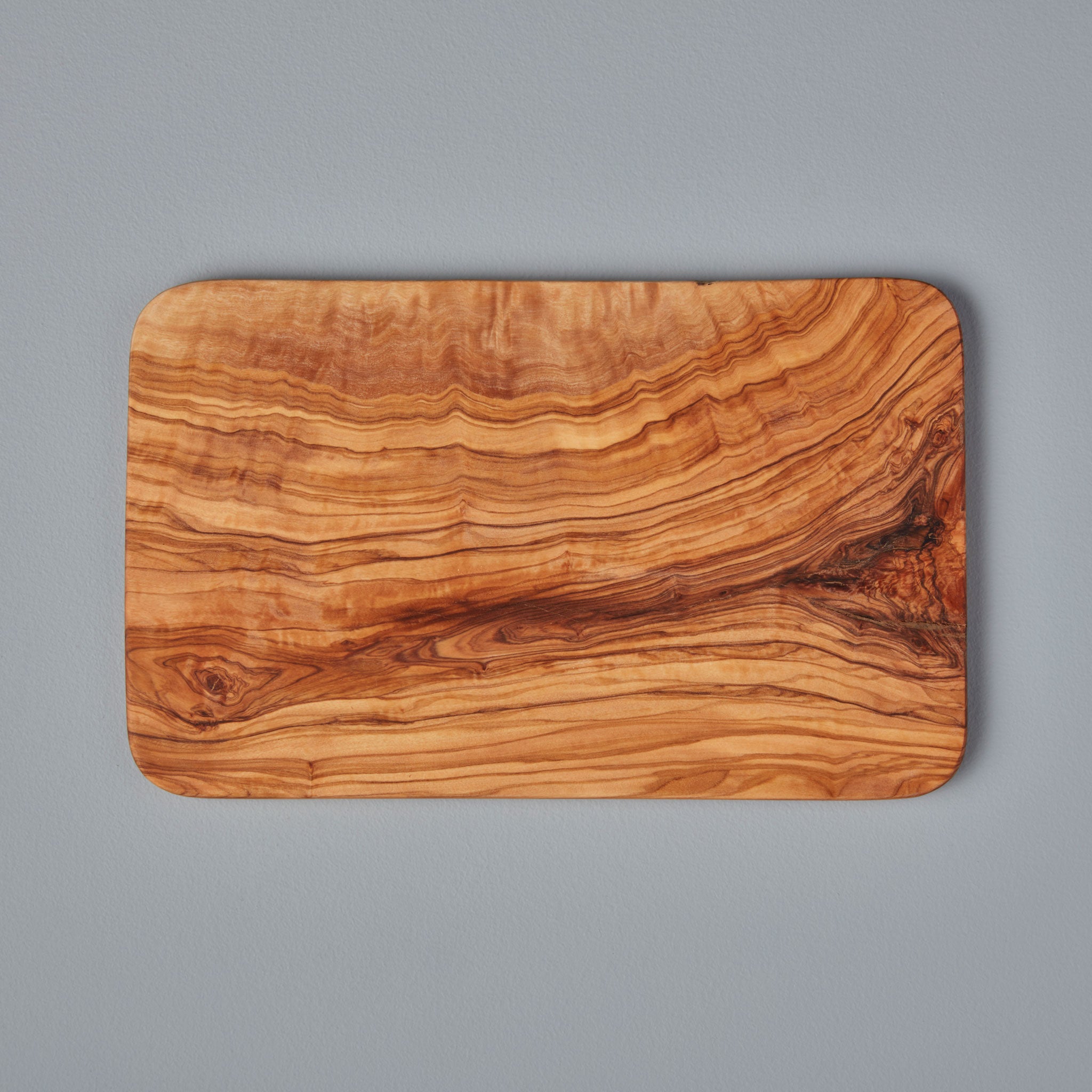 http://behome.com/cdn/shop/collections/Be-Home_Olive-Wood-Rectangular-Board_50-21.jpg?v=1649819459