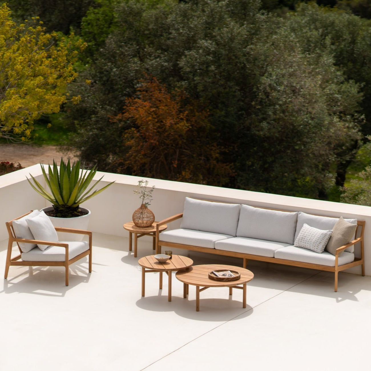 Quatro Solid Teak Outdoor Coffee Table, 27"