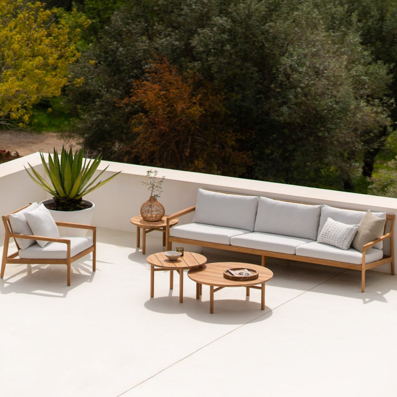 Quatro Solid Teak Outdoor Coffee Table, 38"