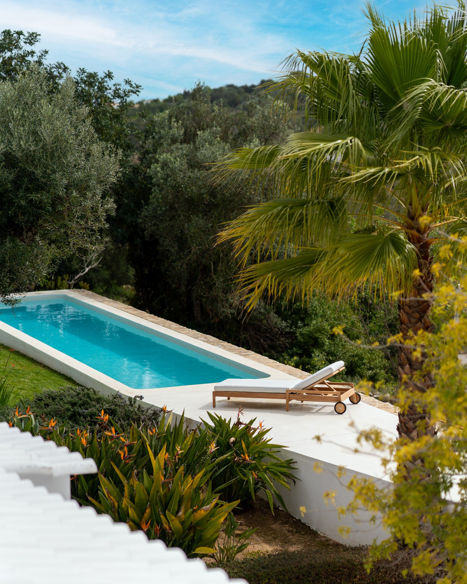 Jack Outdoor Adjustable Lounger Cushion, Off White Fabric