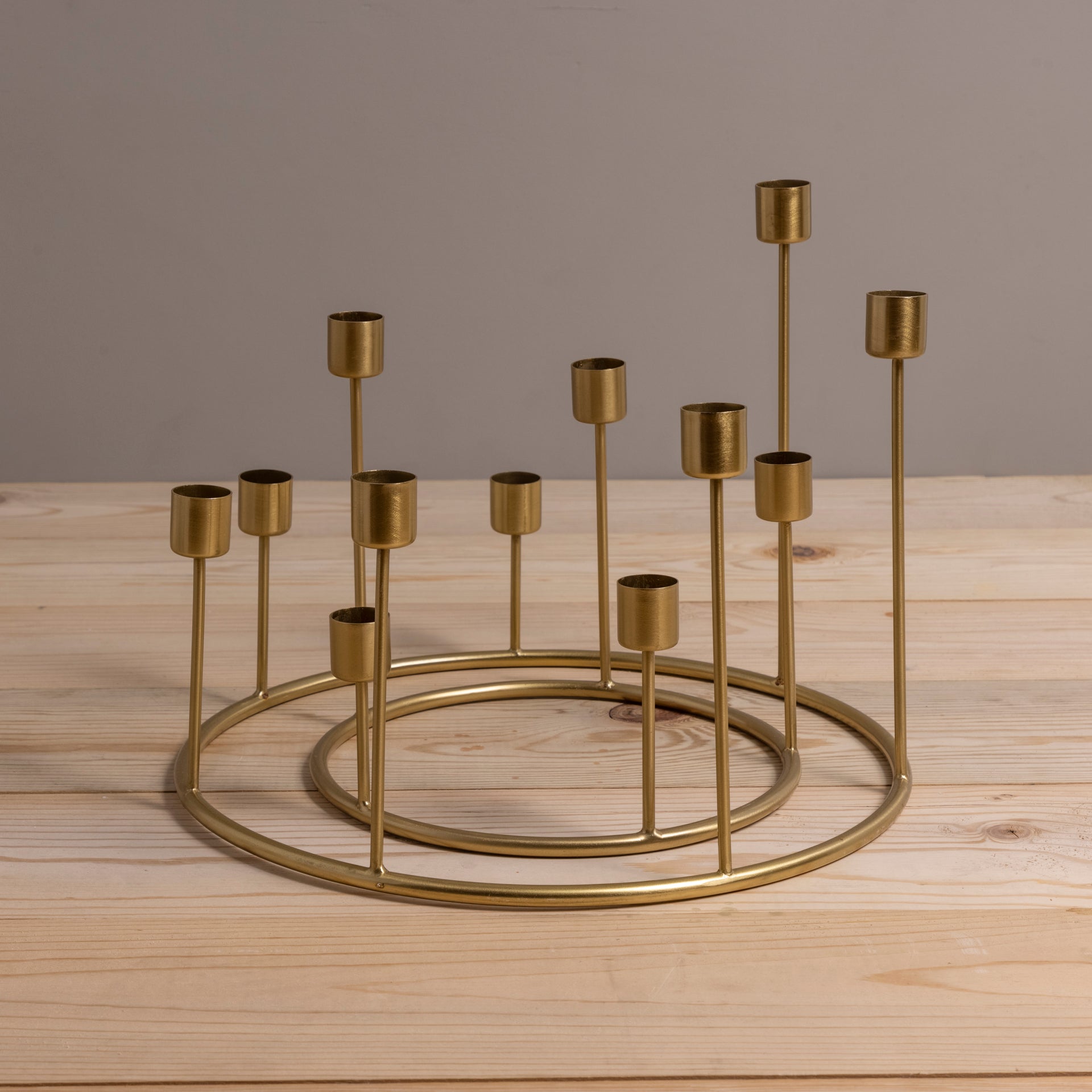 Kent Gold Candlestick Wreath, Small