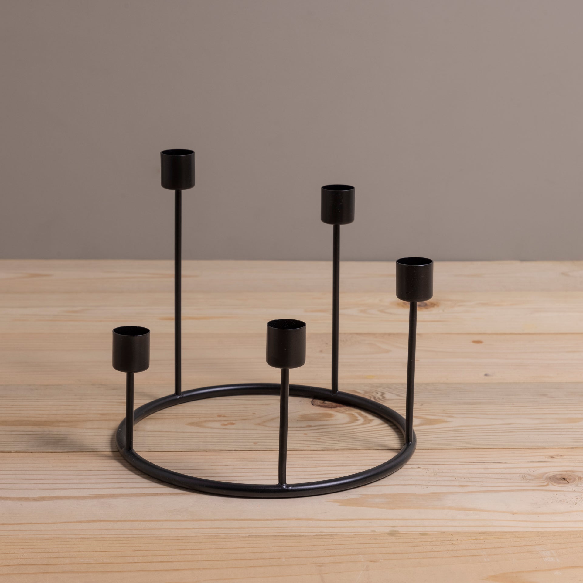 Kent Black Candlestick Wreath, Small