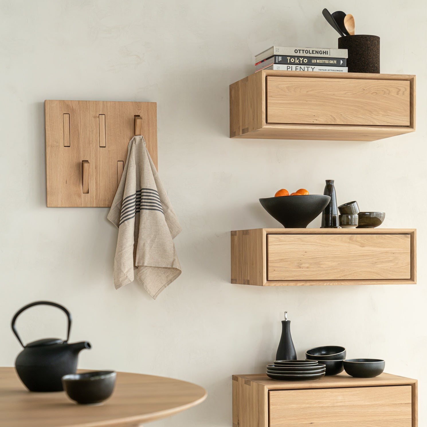 Utilitile Solid Oak Wall Hanger