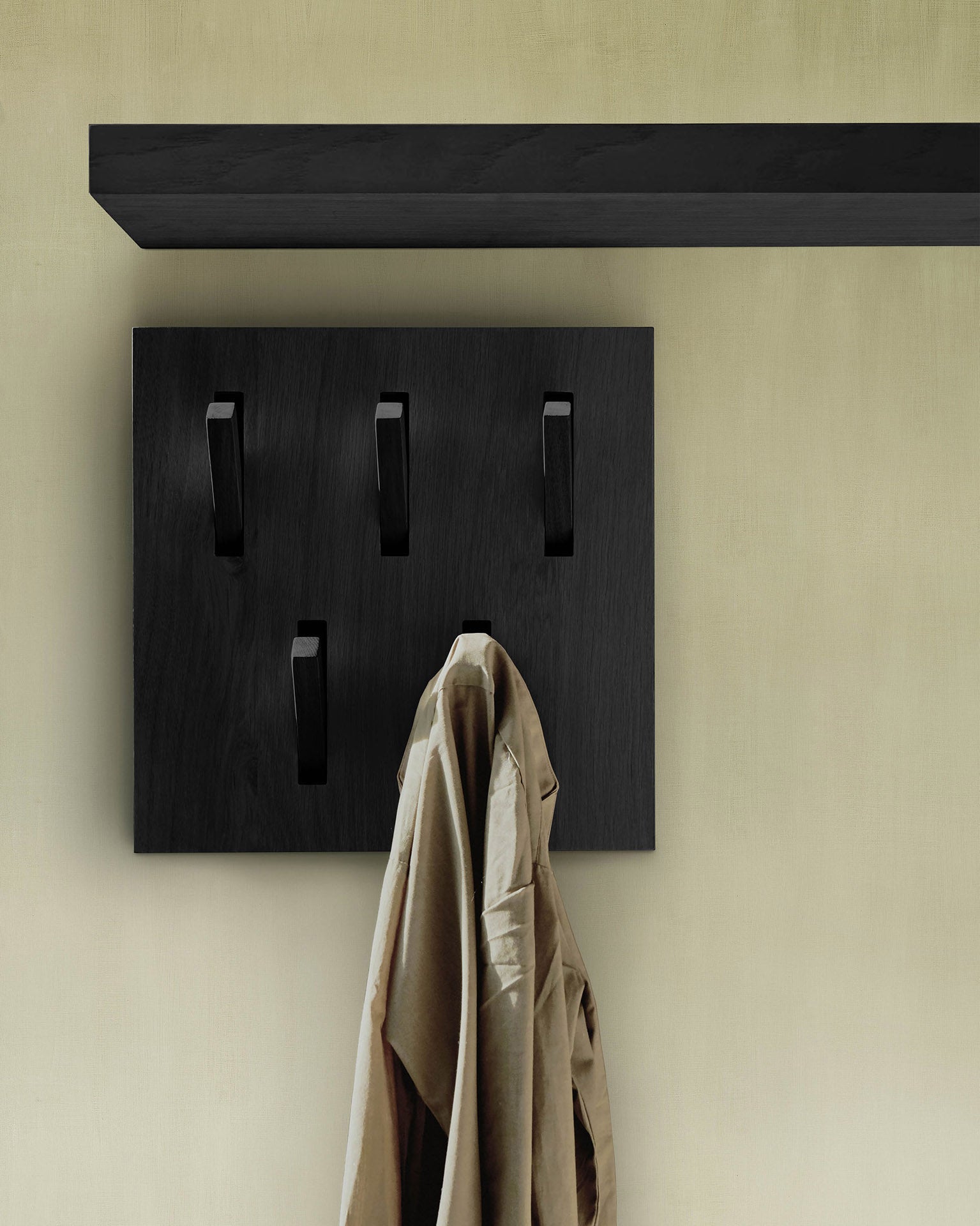 Utilitile Solid Black Oak Wall Hanger