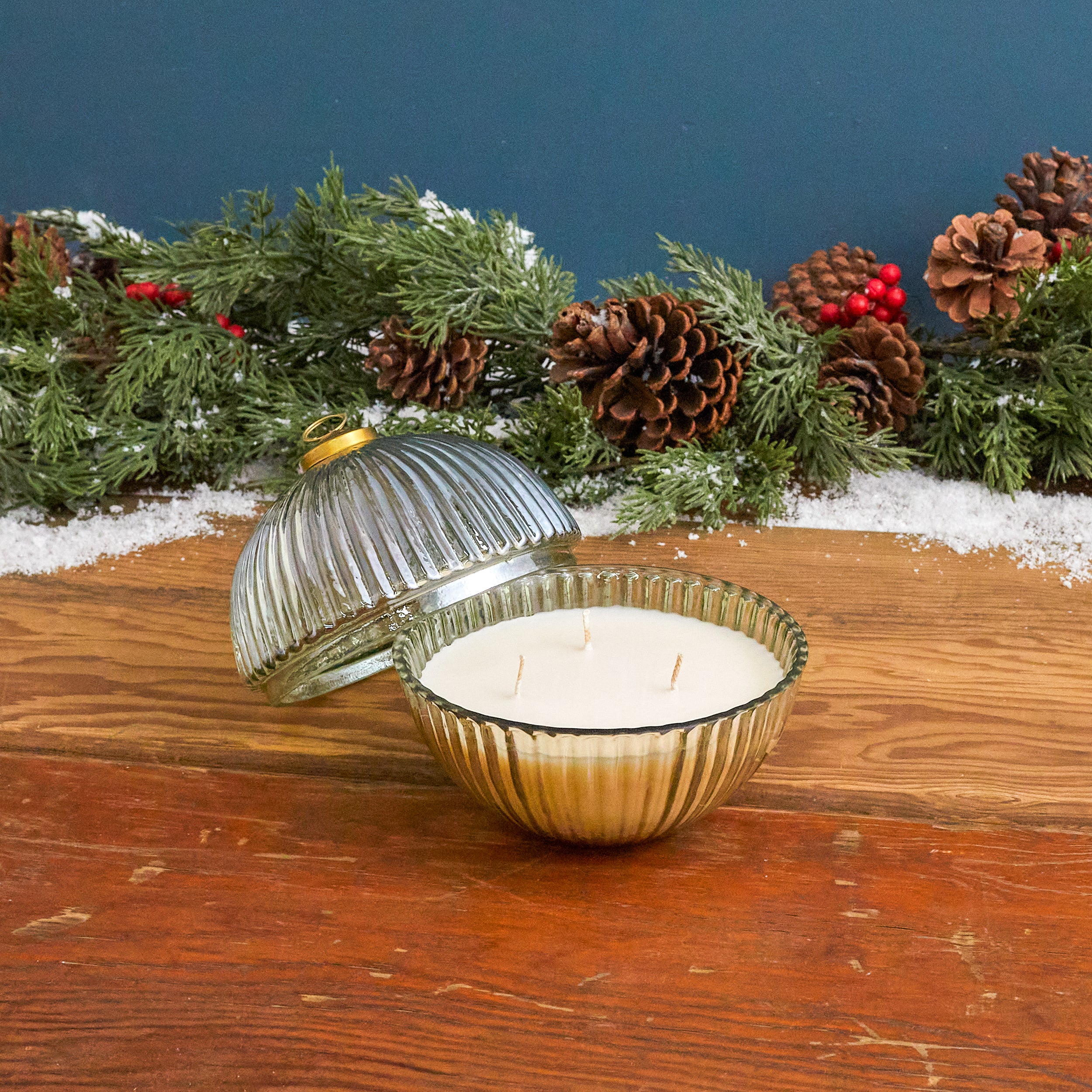 5 Quart Gold Conifer Ceramic Bowl