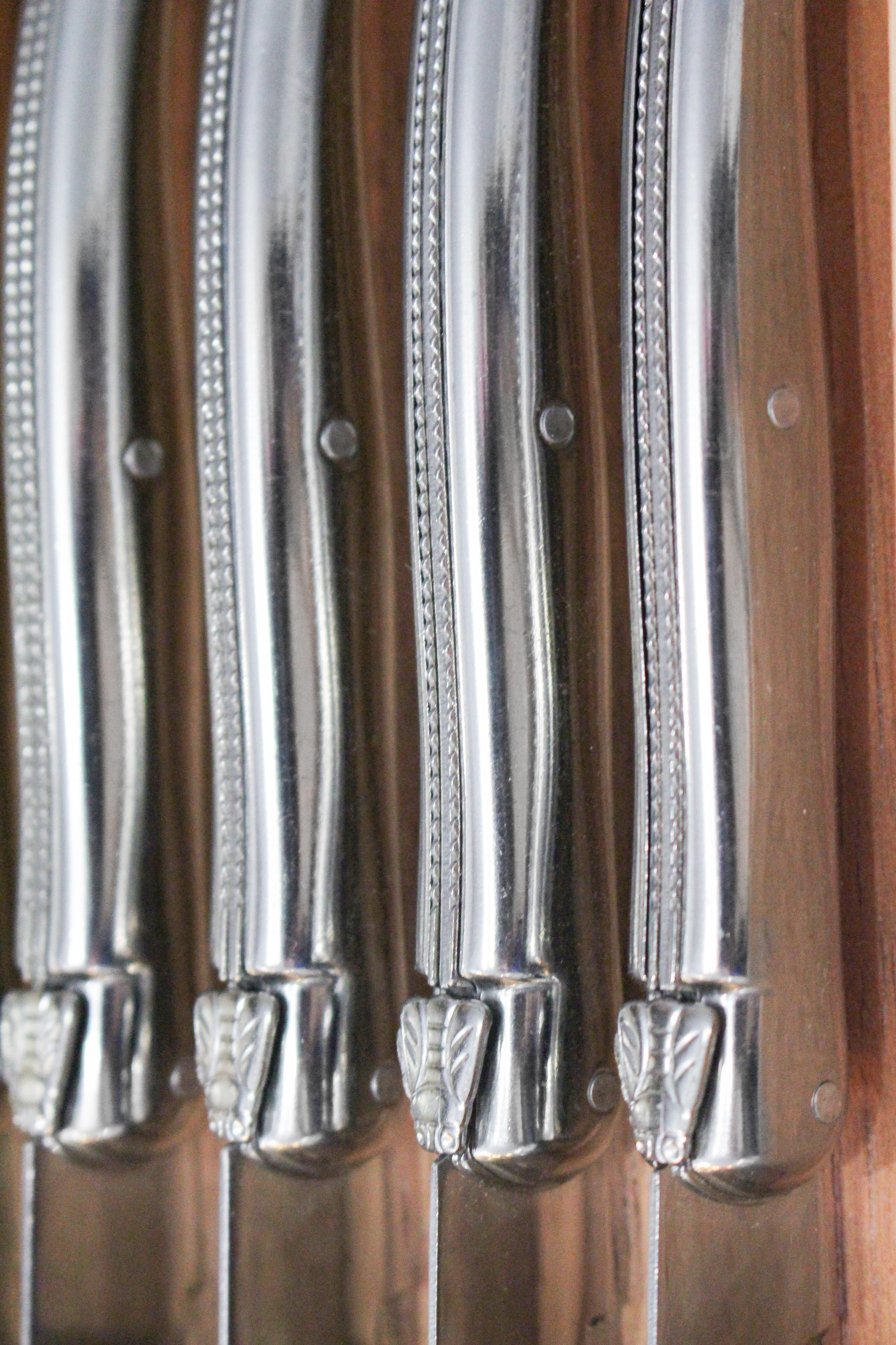 Laguiole 6 Piece Steak Knife Set, Platine Stainless Steel in Wood Box with Acrylic Lid