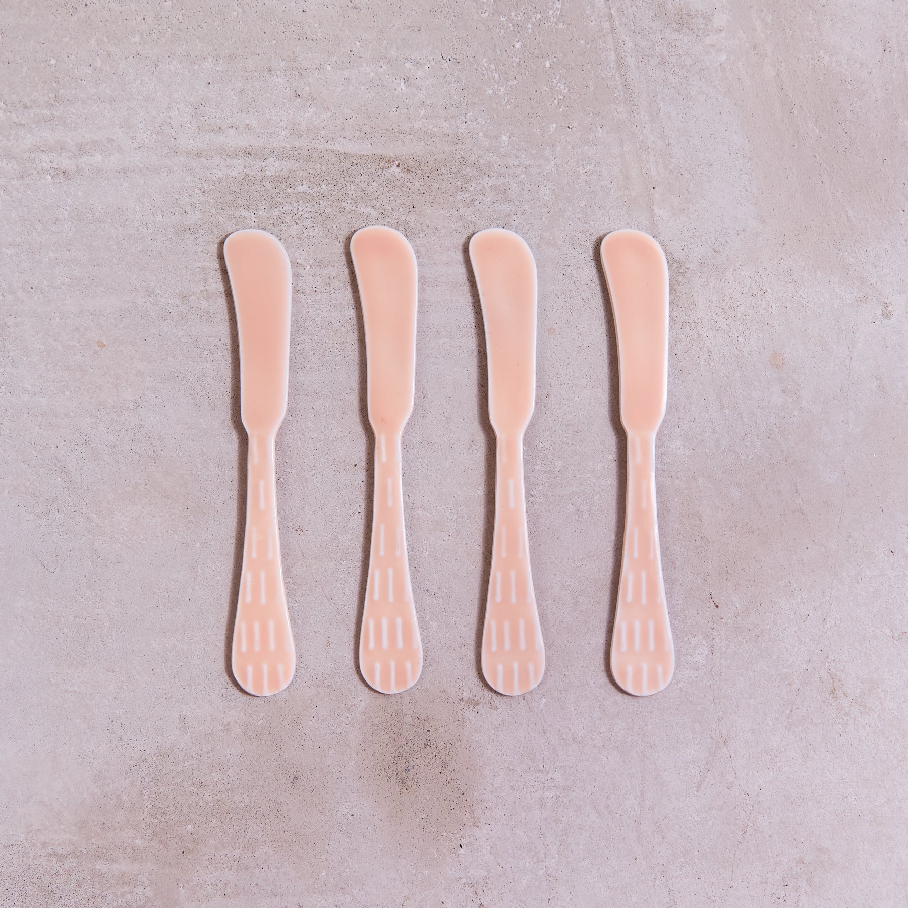 Nera Light Rose Spreaders, Set of 4