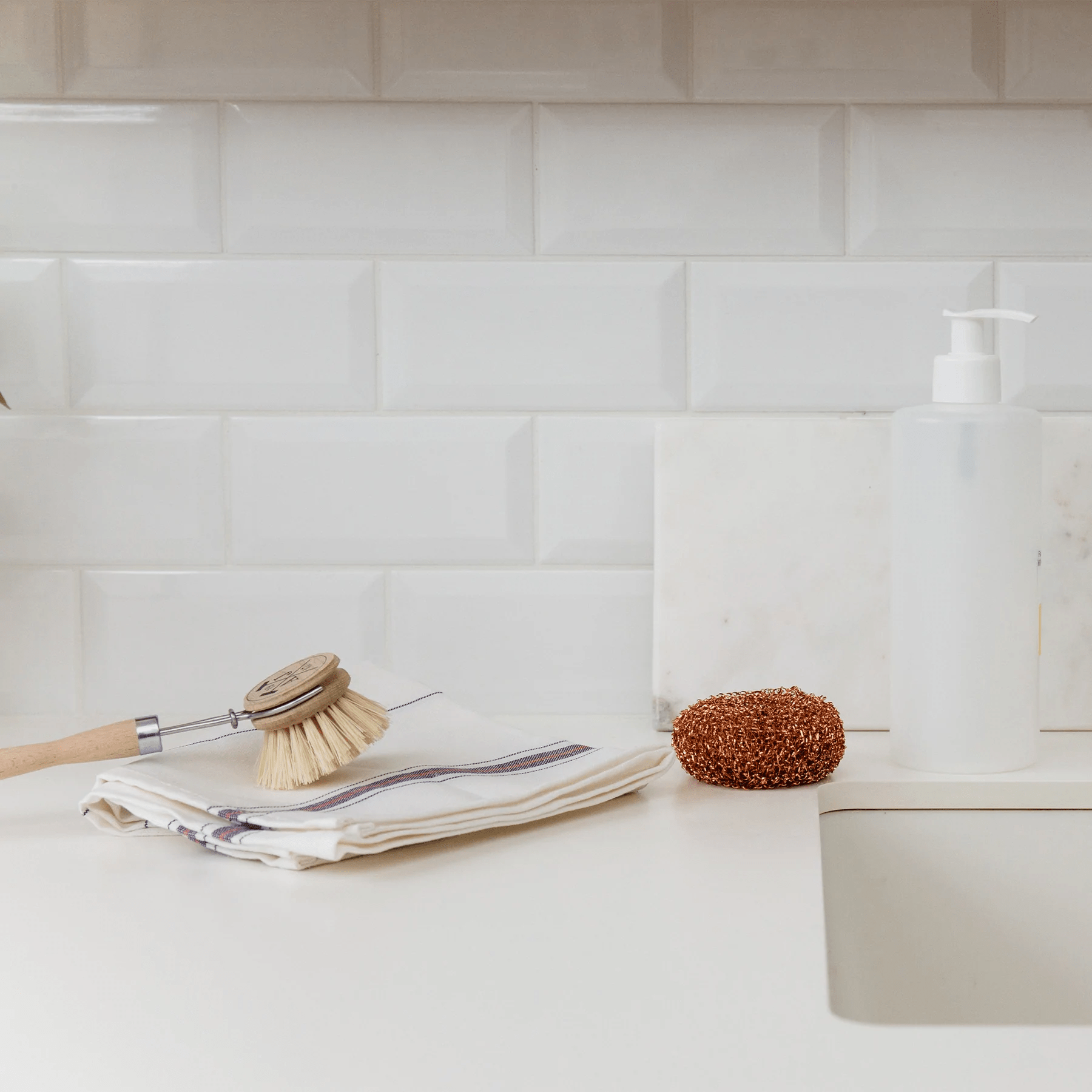 Andree Jardin Dish Kit in Wooden Box with Acrylic Lid