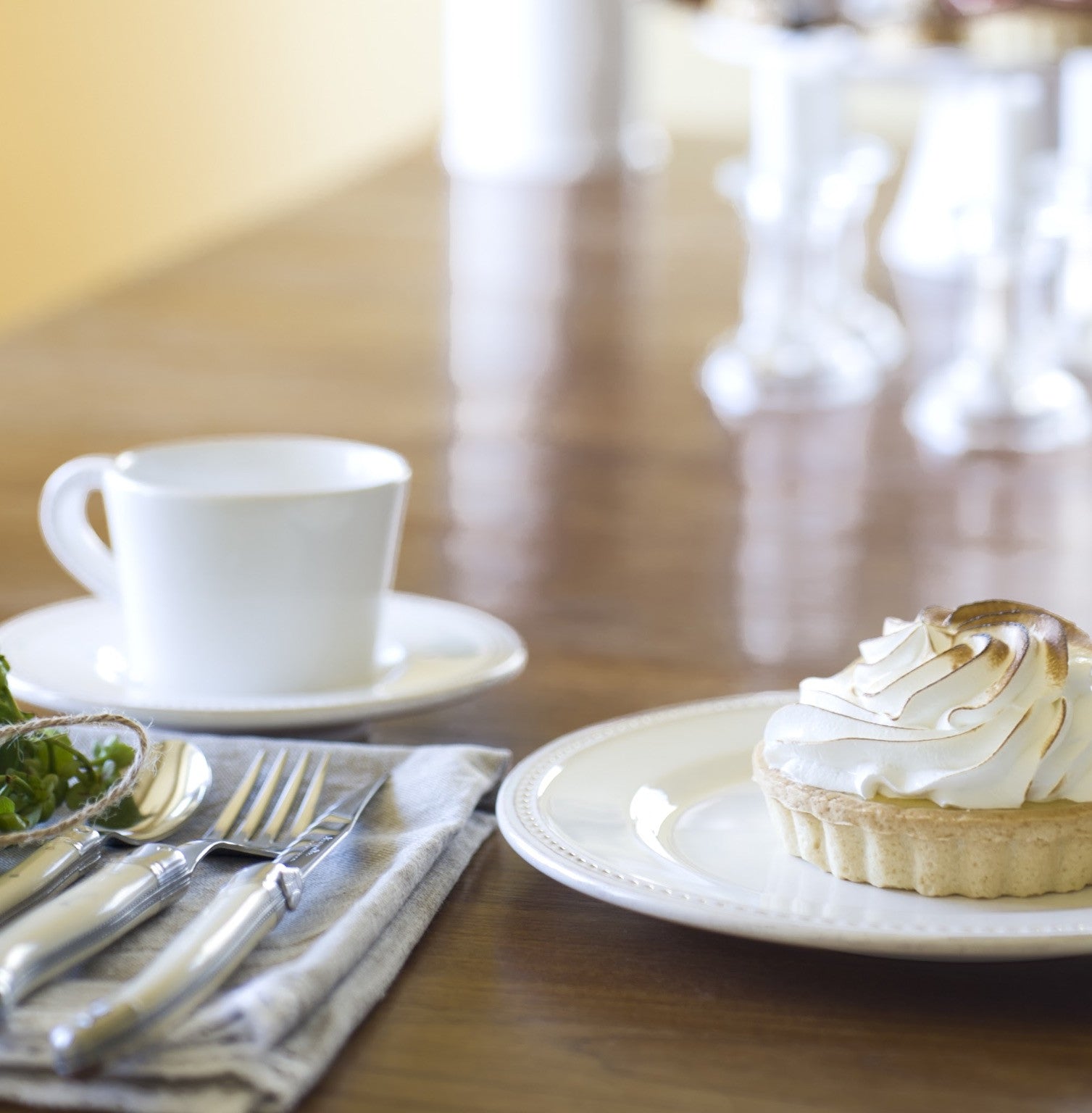 Laguiole 24 Piece Flatware Set, Ivory in Wood Presentation Box