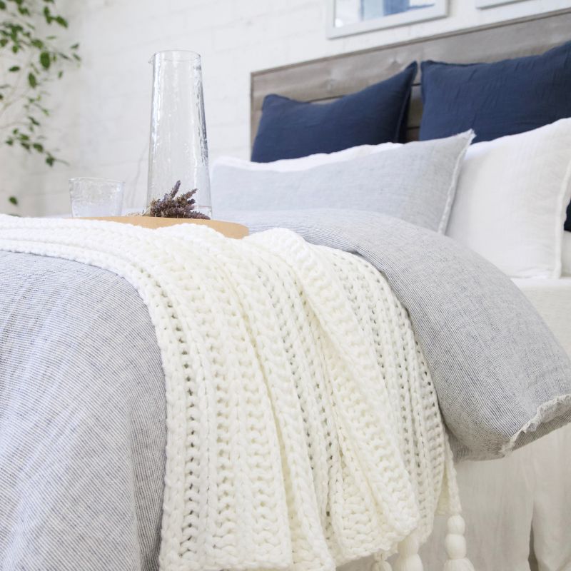 Anacapa Oversized Throw, White