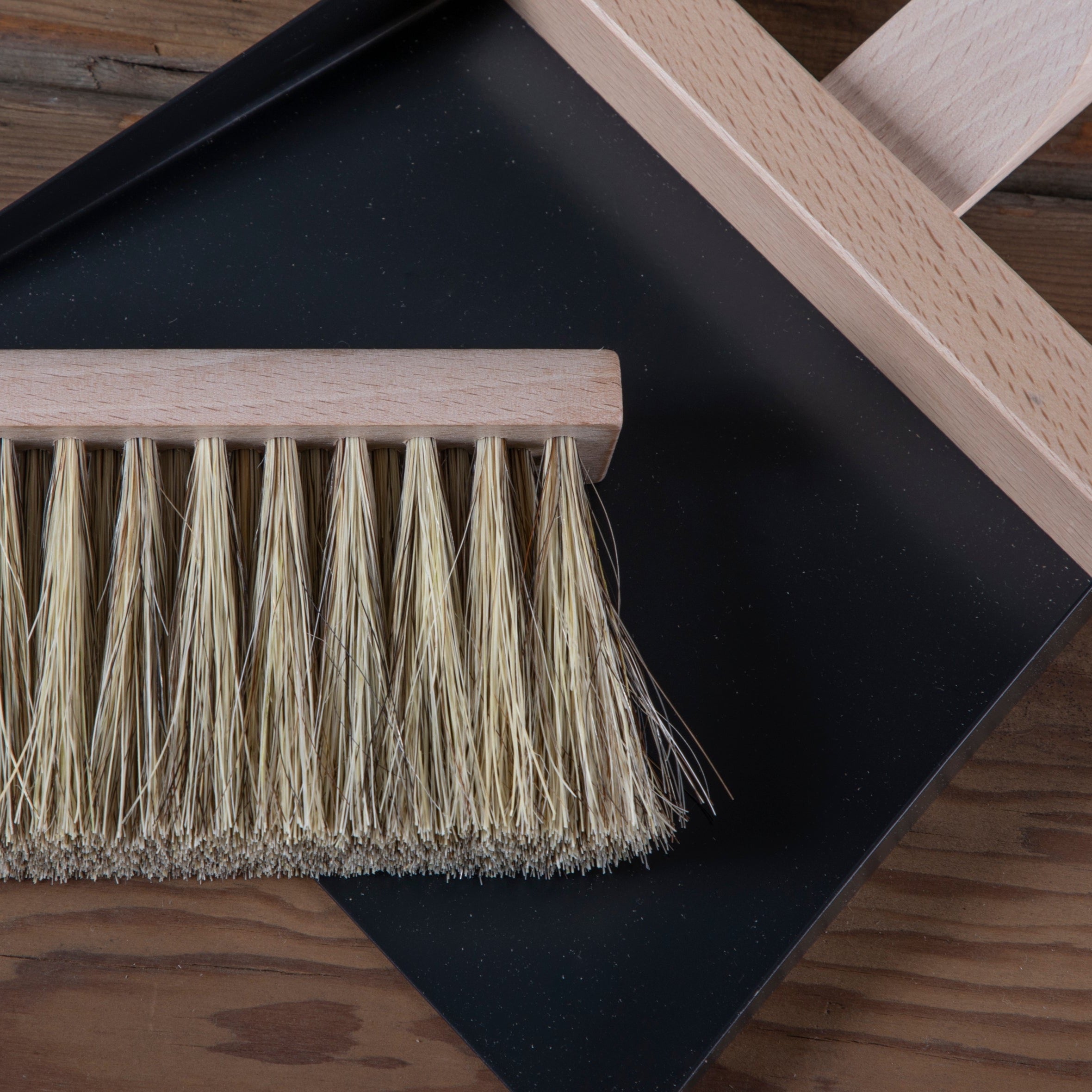 Dustpan & Natural Brush Set, Black