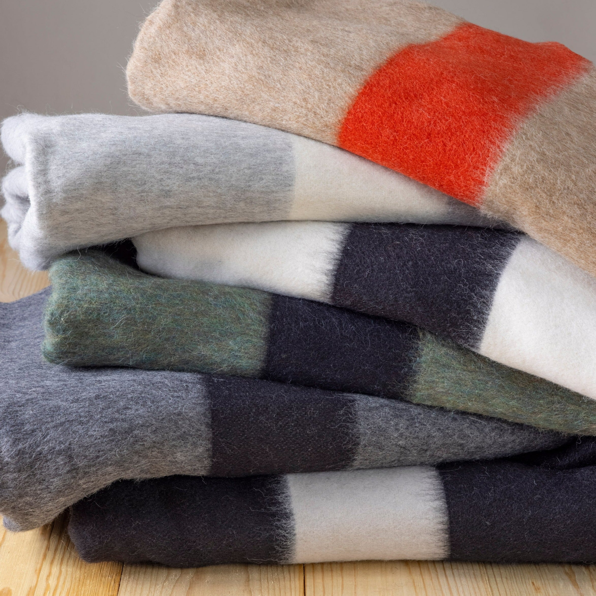 Siempre Blanket, Ivory with Black Stripe