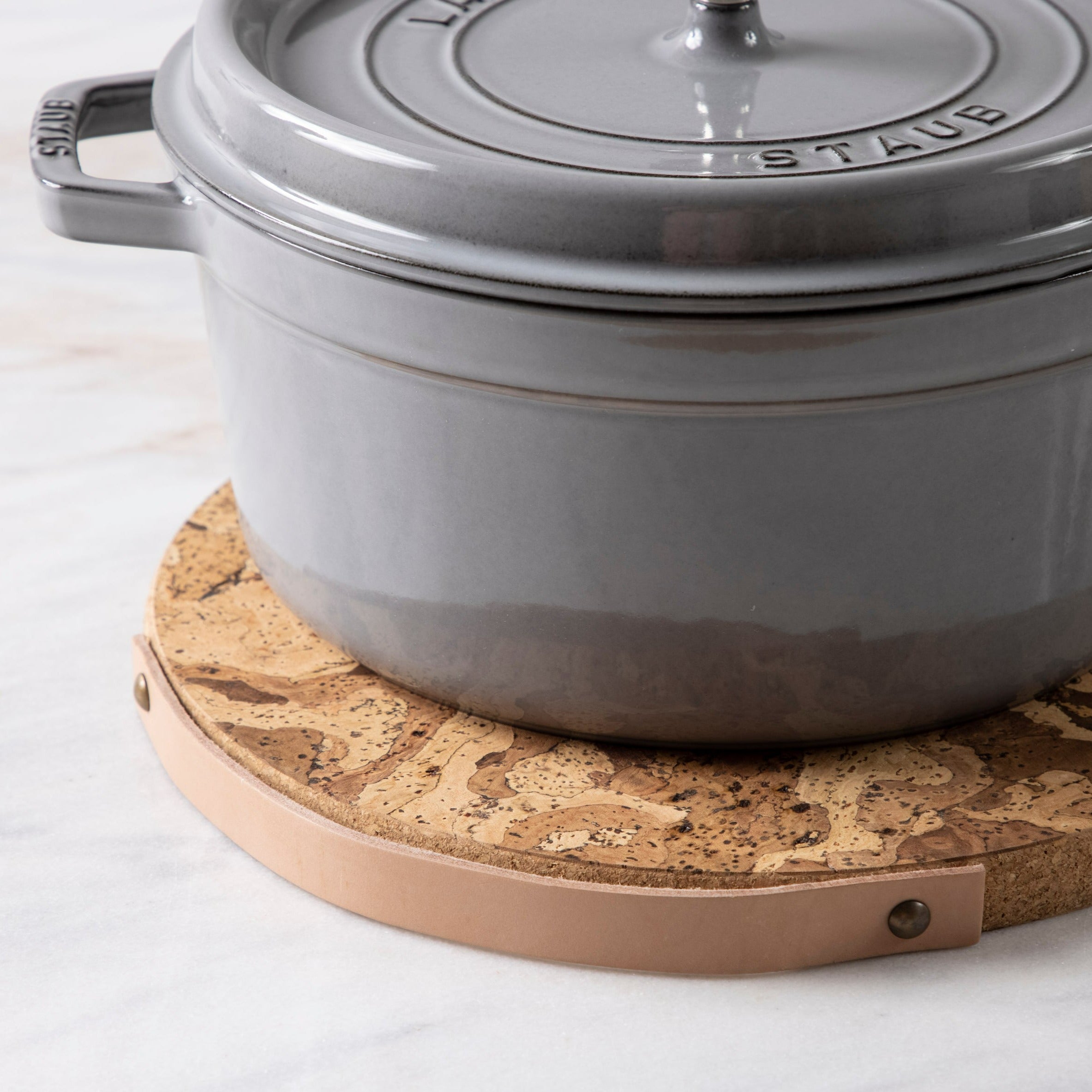 Staub Round Cocotte, 5.5qt, Graphite Grey