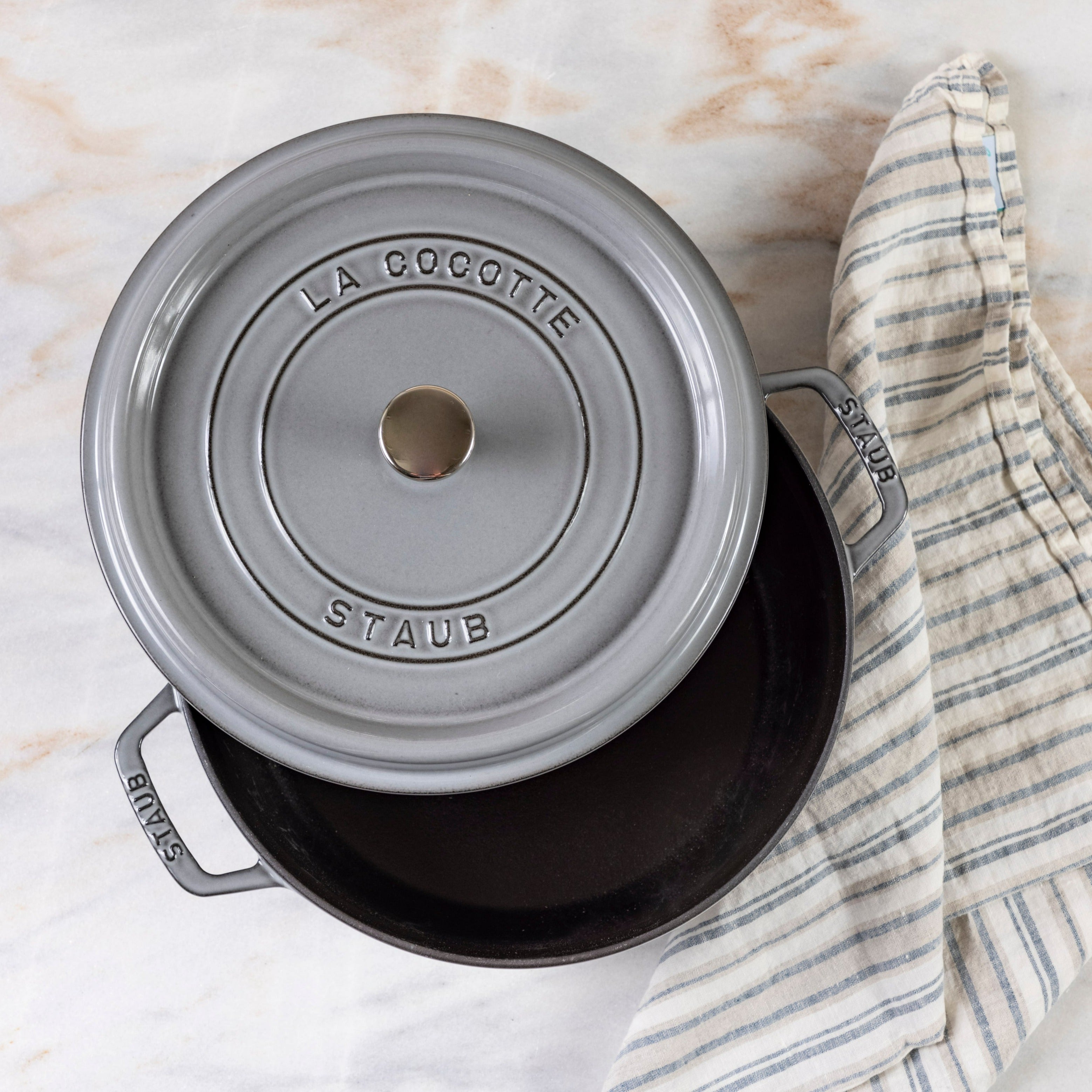 Staub Round Cocotte, 5.5qt, Graphite Grey