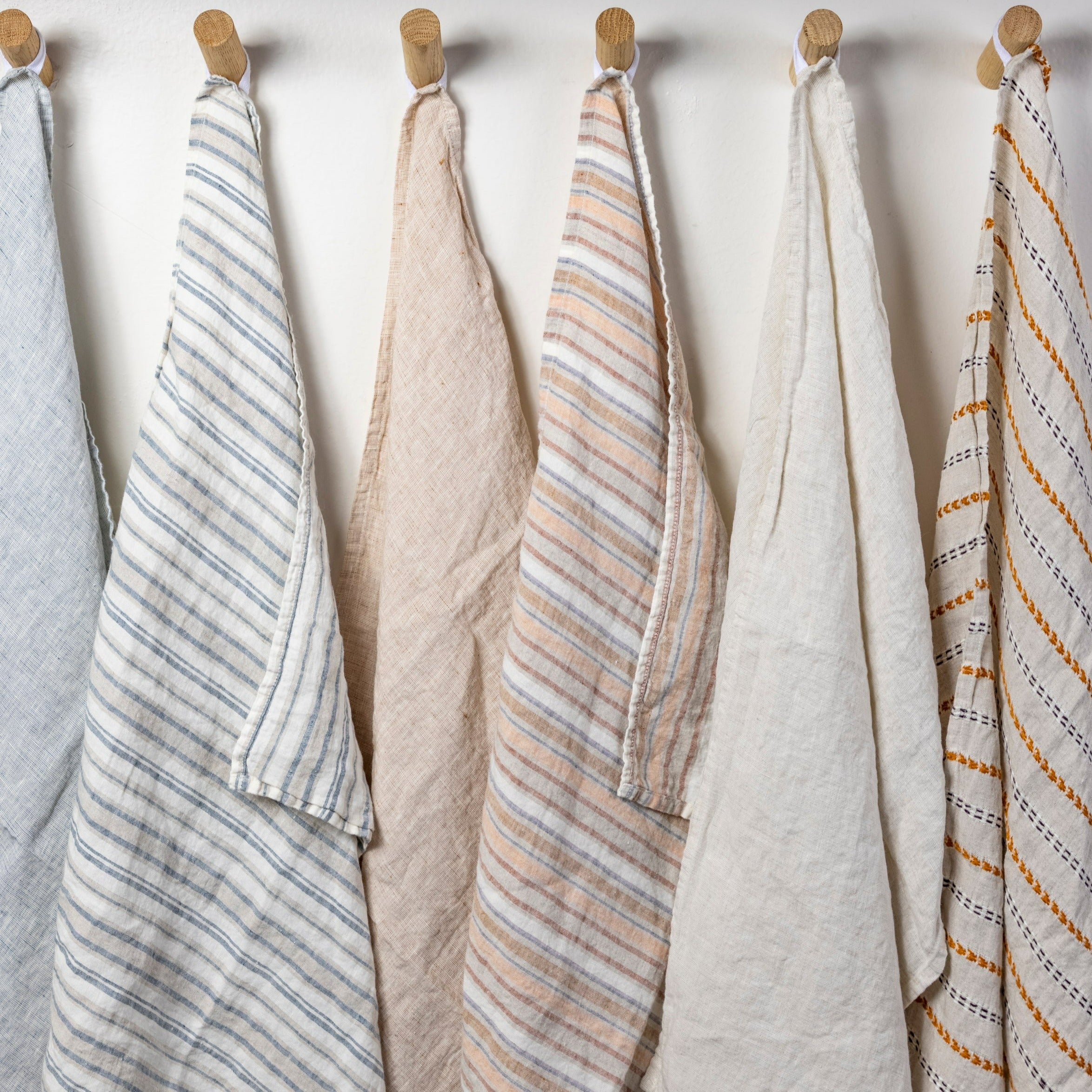 Carmela Kitchen Towel, Caramel