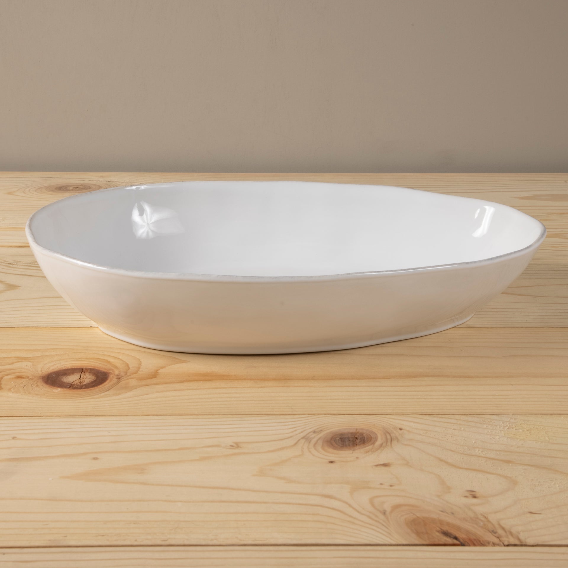 Livia 14" Oval Baker, White