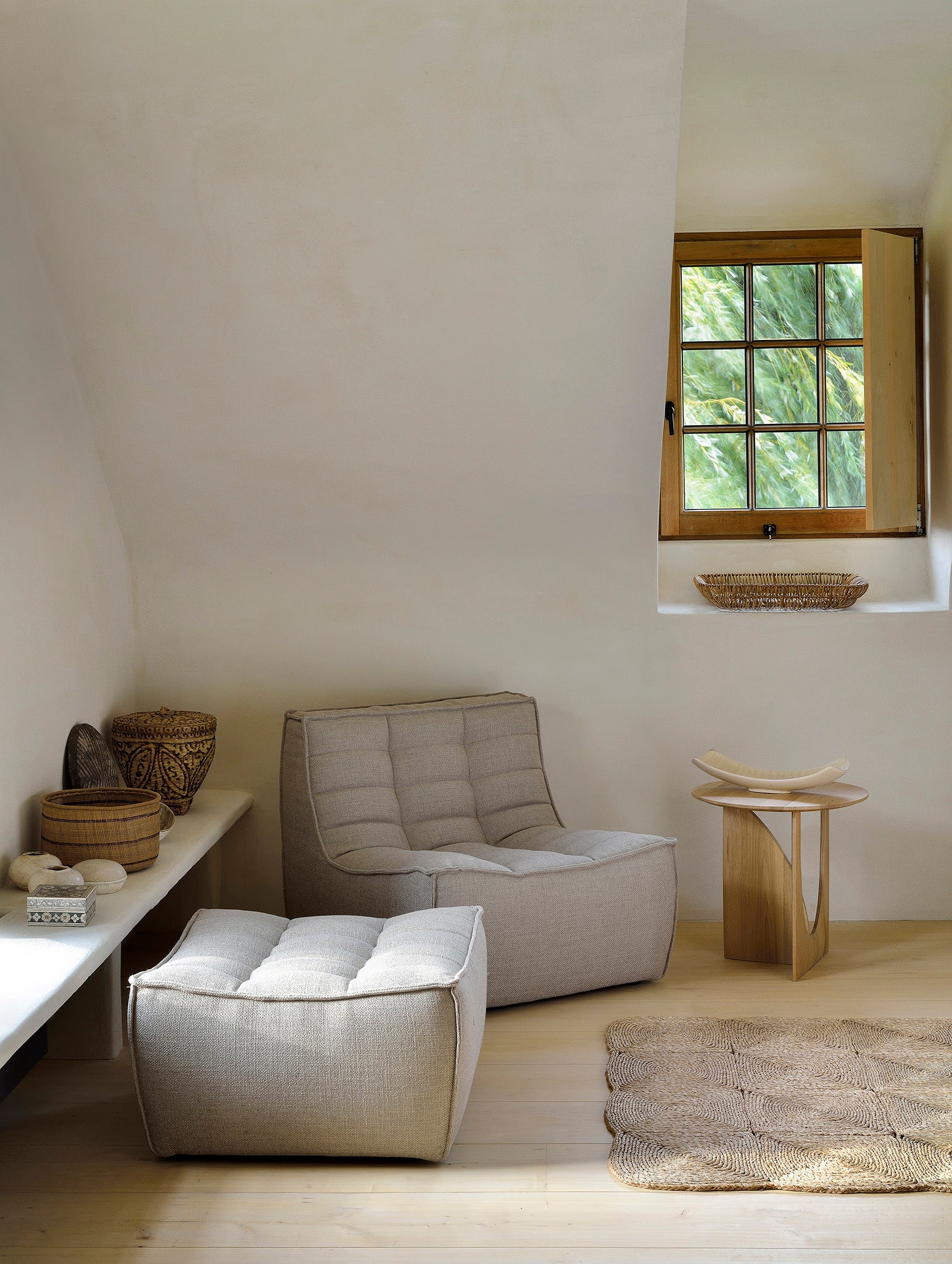 N701 Footstool, Beige