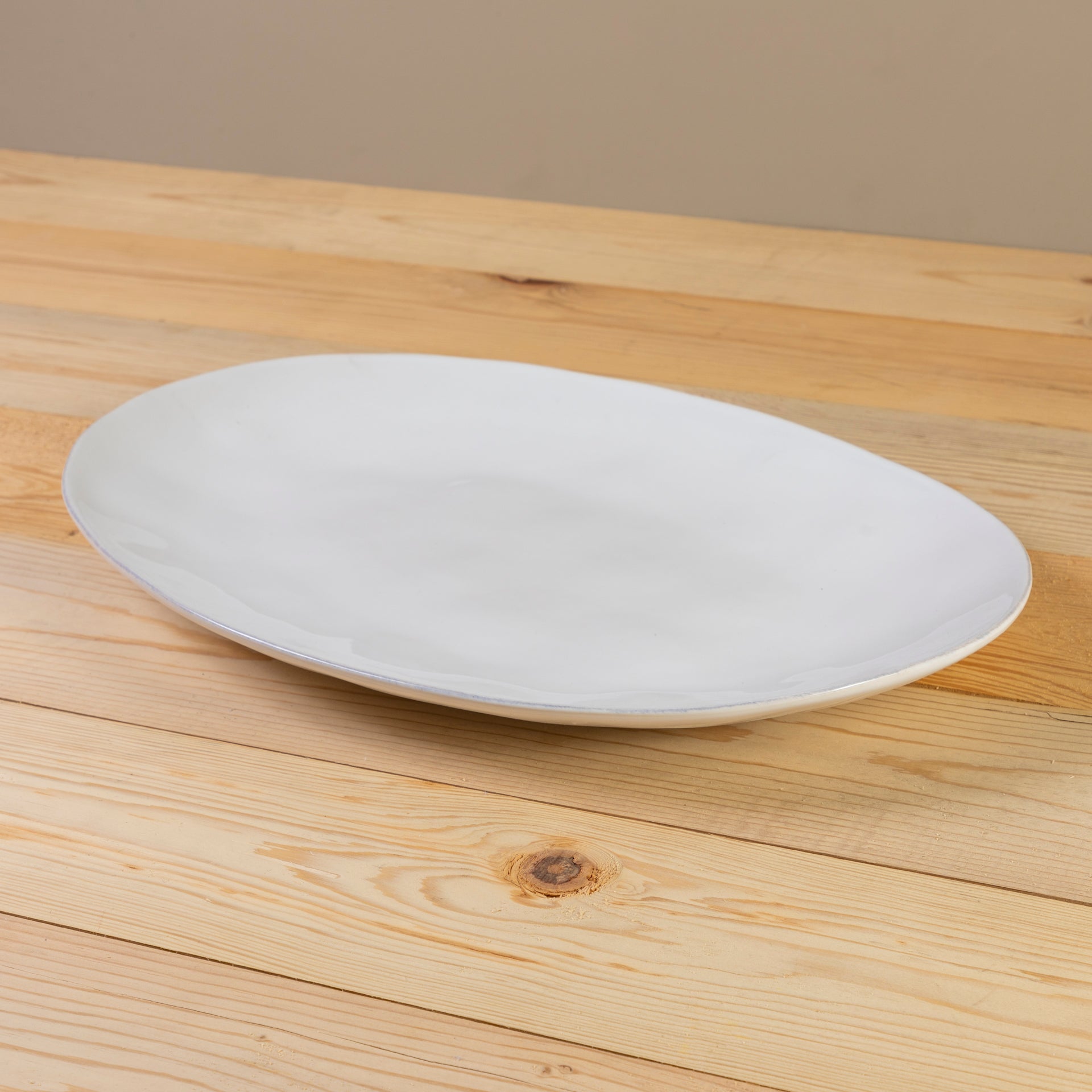 Livia 18" Oval Platter, White