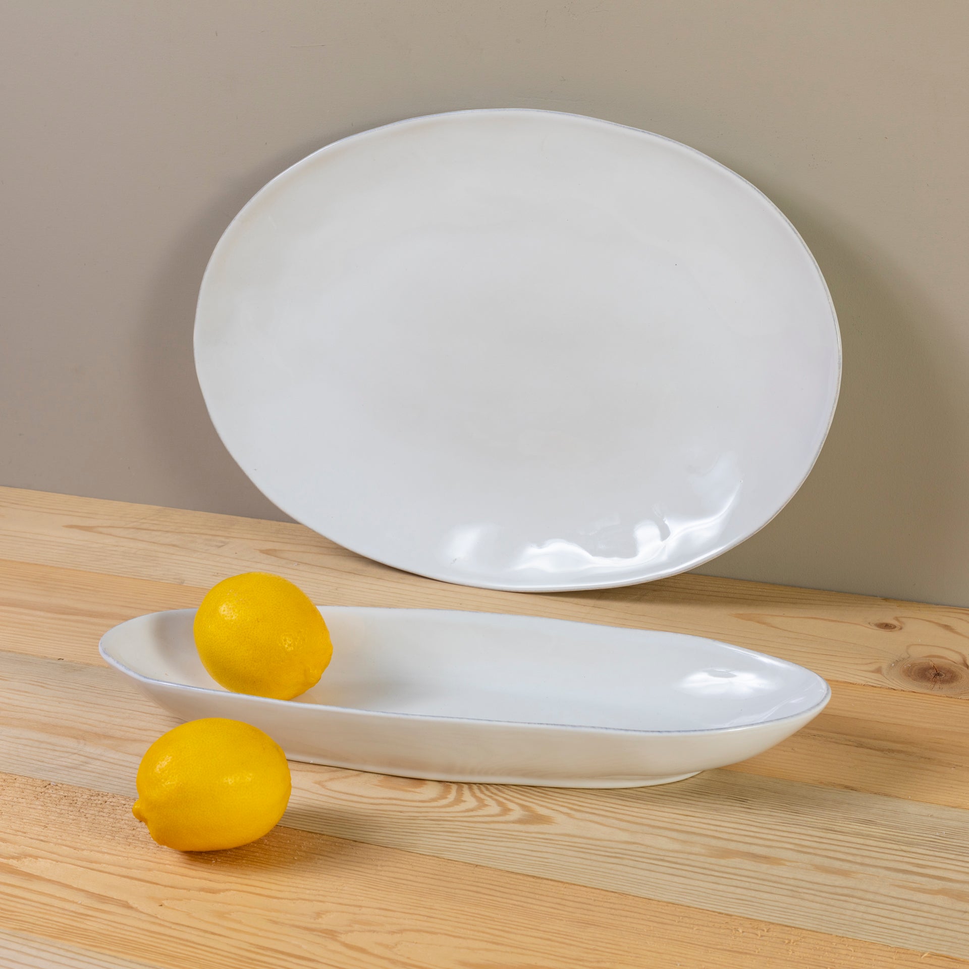 Livia 18" Oval Platter, White