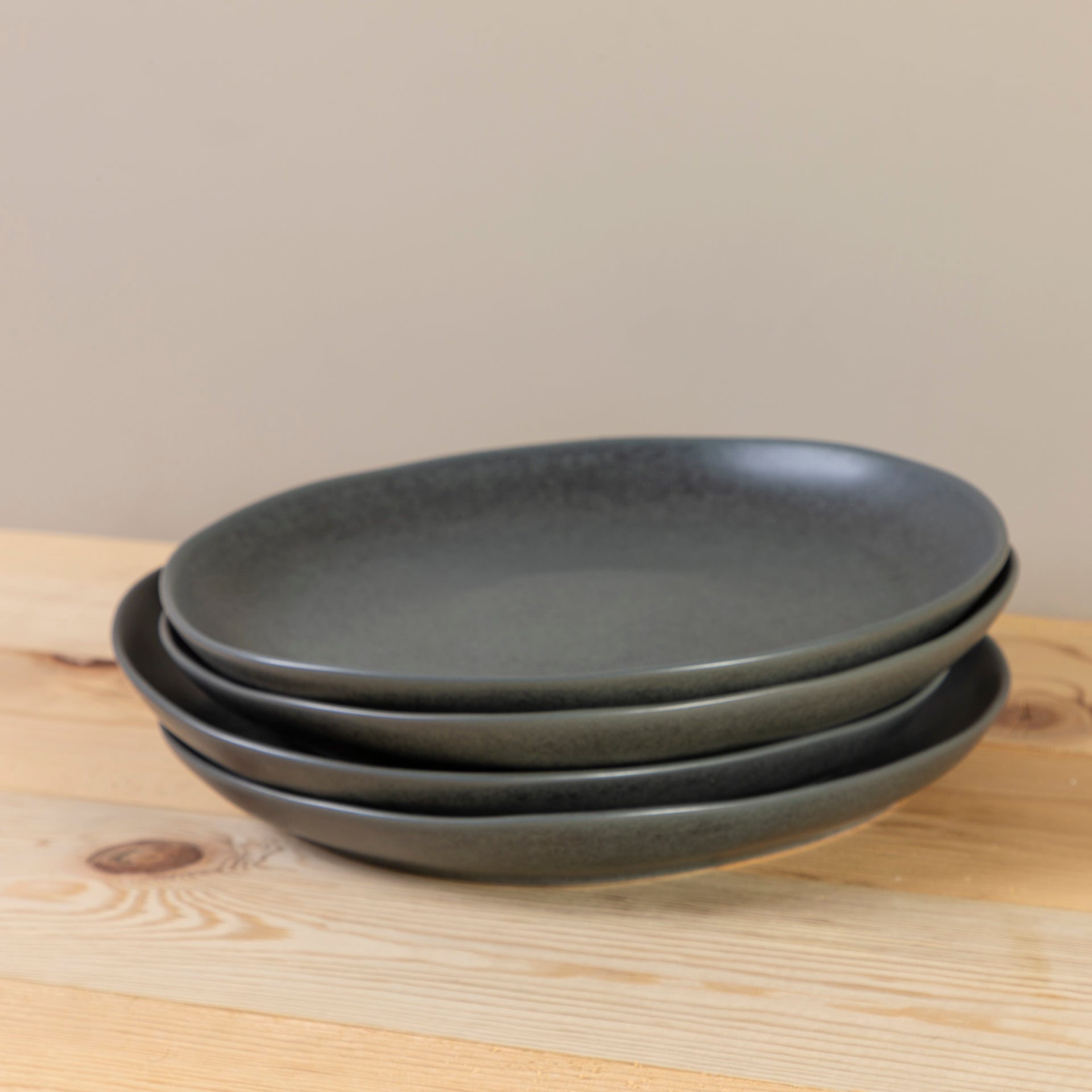 Livia Dinner Plate, Black, Set of 6