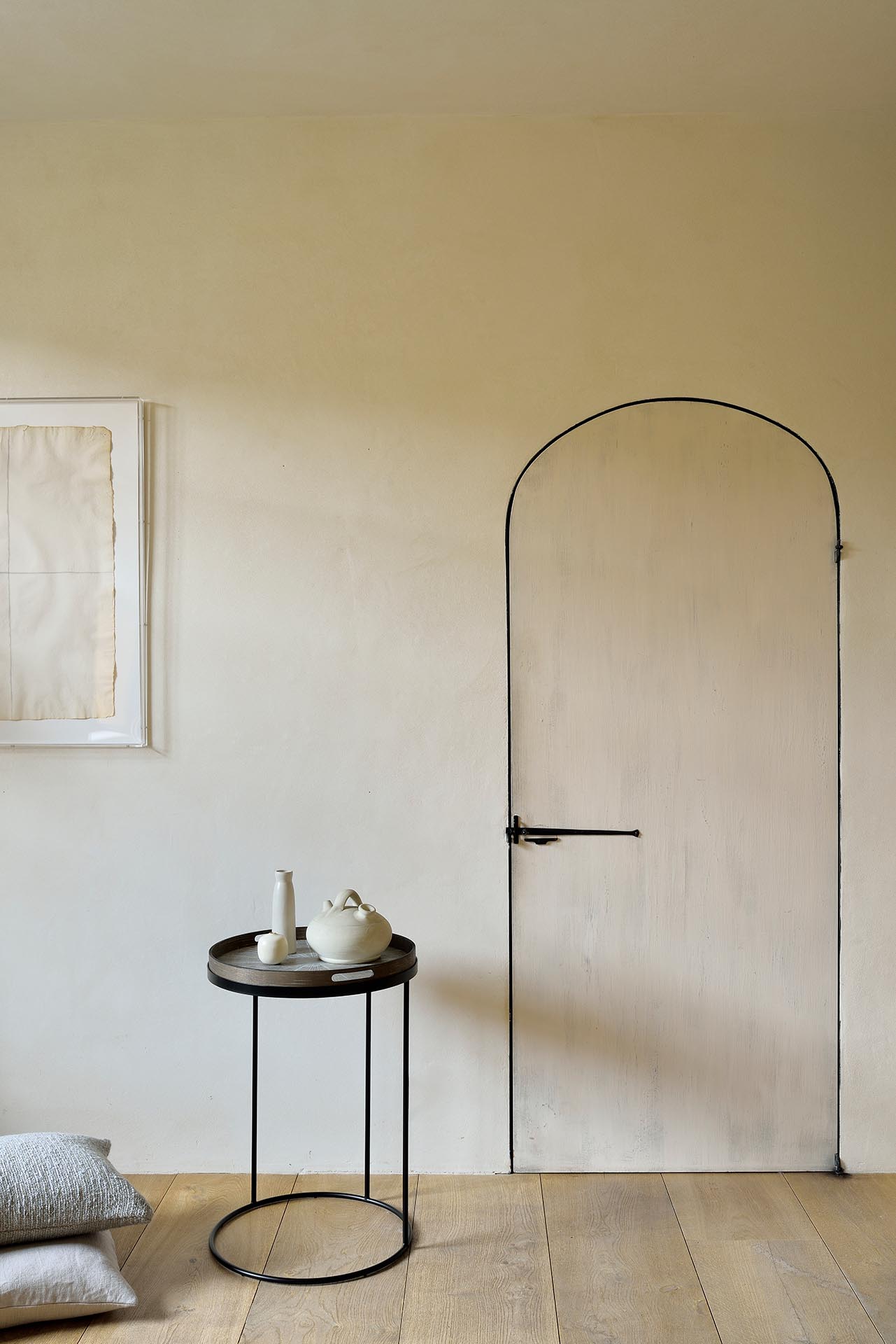 Round Tray Side Table, Small (Tray Not Included)