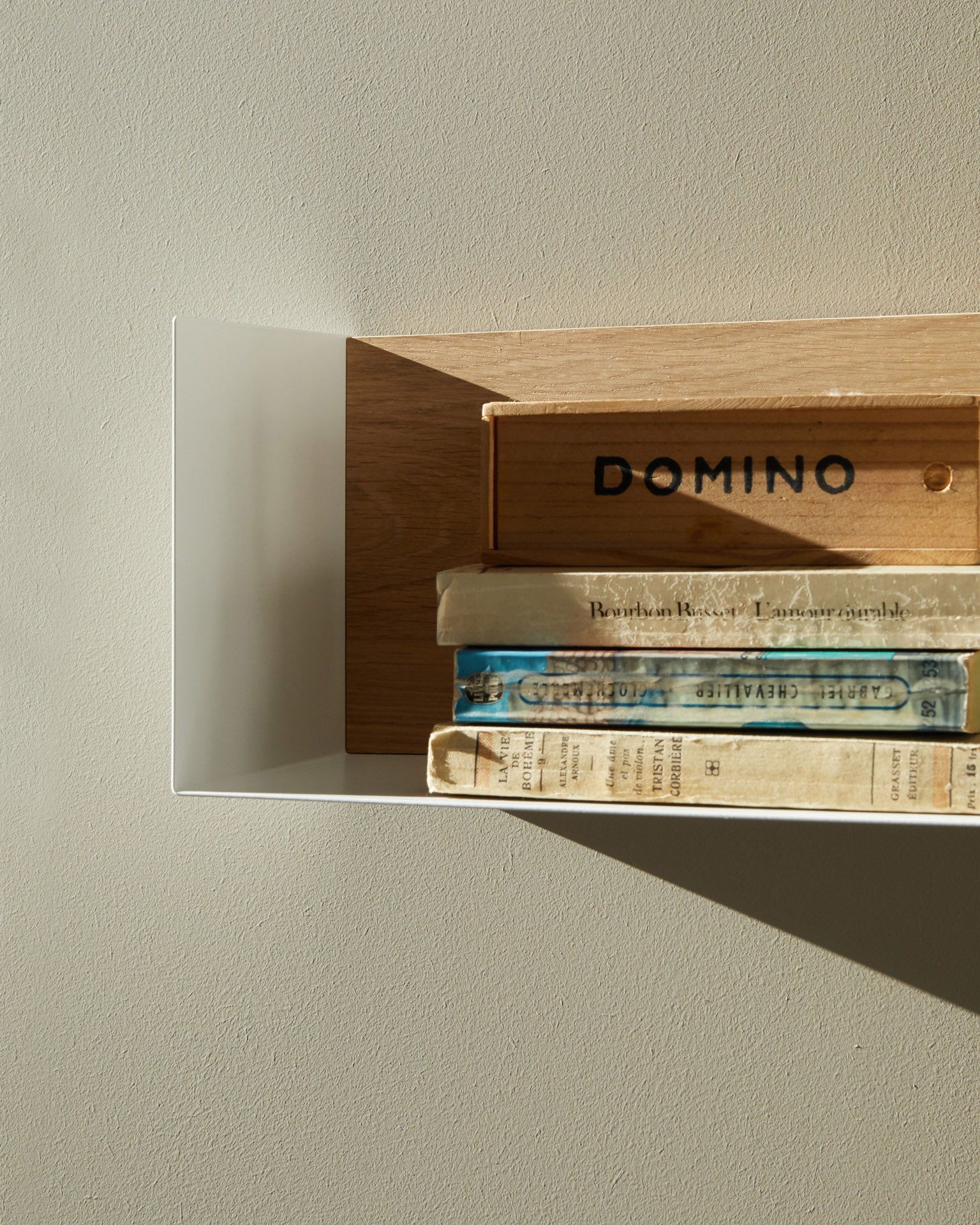 Solid Oak U Shelf with White Metal, 28"