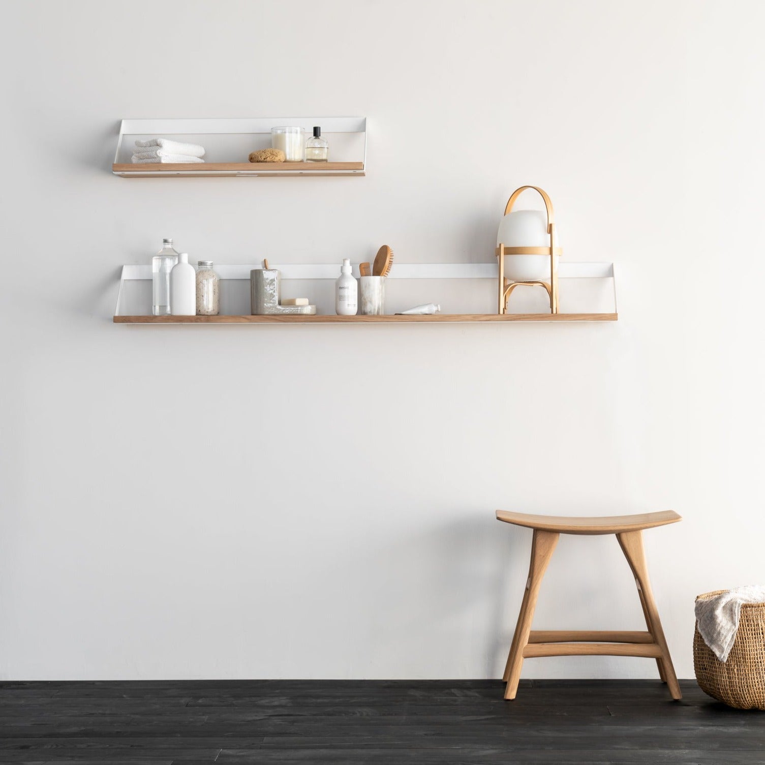 Ribbon Solid Oak Shelf with White Metal, 27.5"