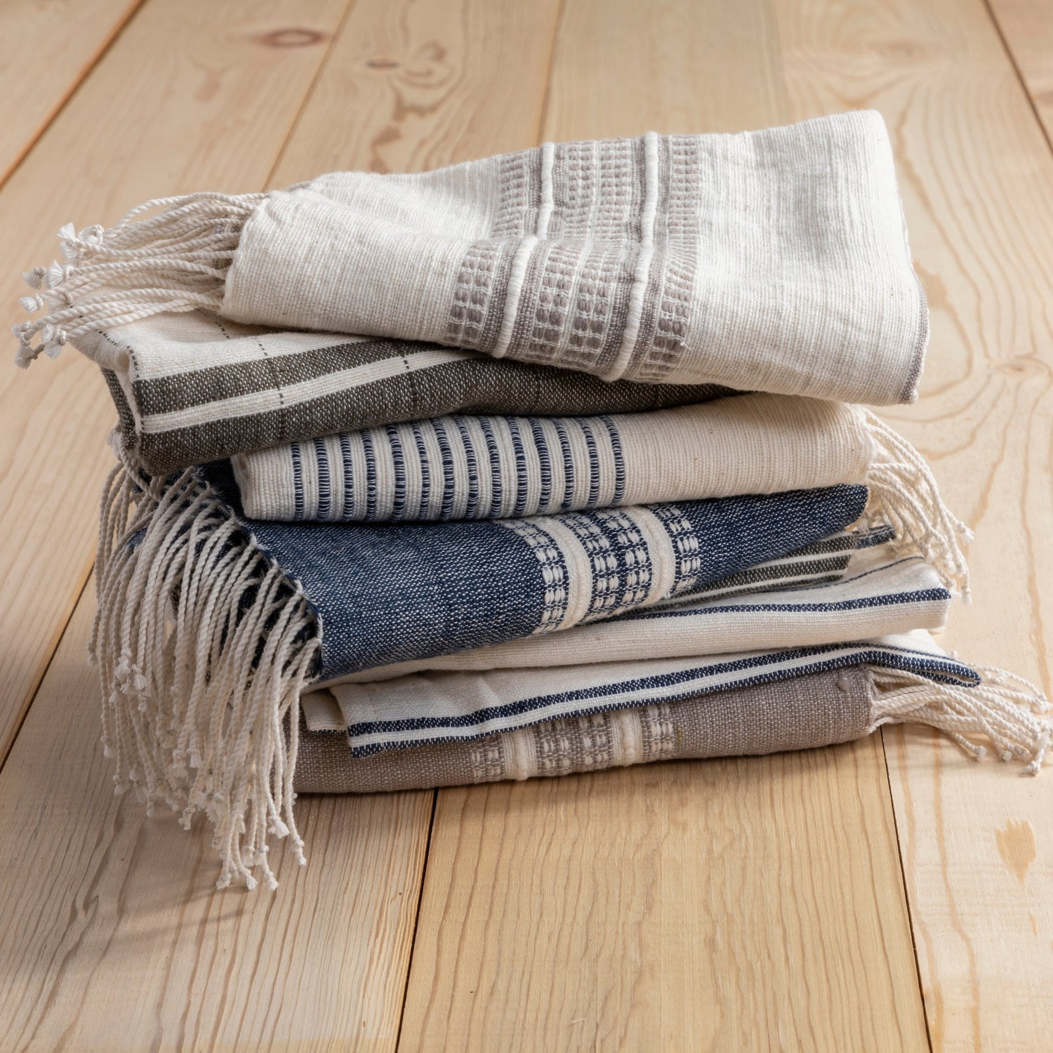 Avery Hand Towel, Natural with Navy