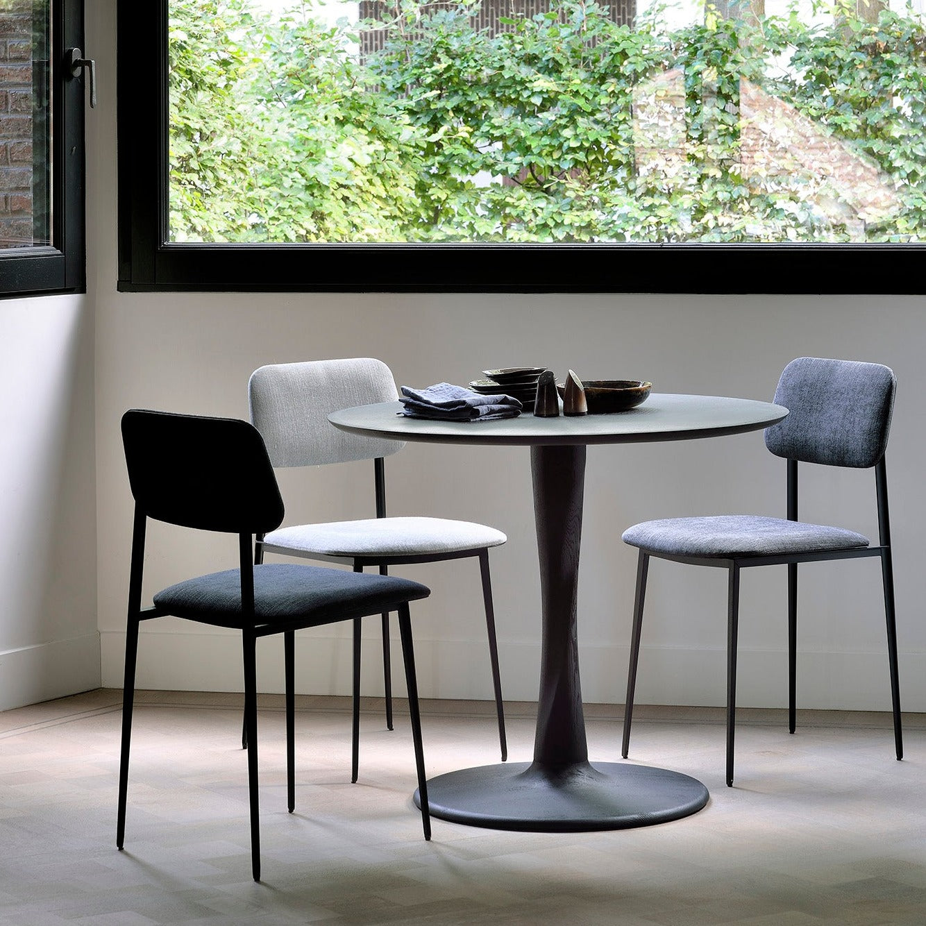 Torsion Black Dining Table, 35.5"