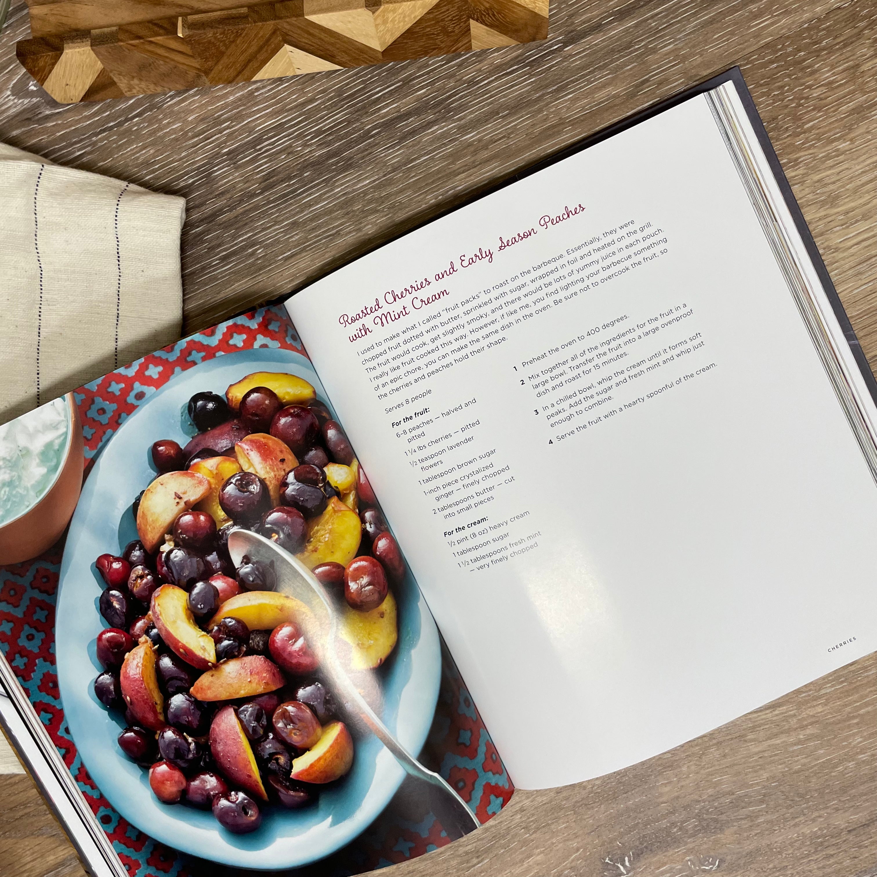 Les Fruits: Savory and Sweet Recipes from the Market Table by Pascale Beale