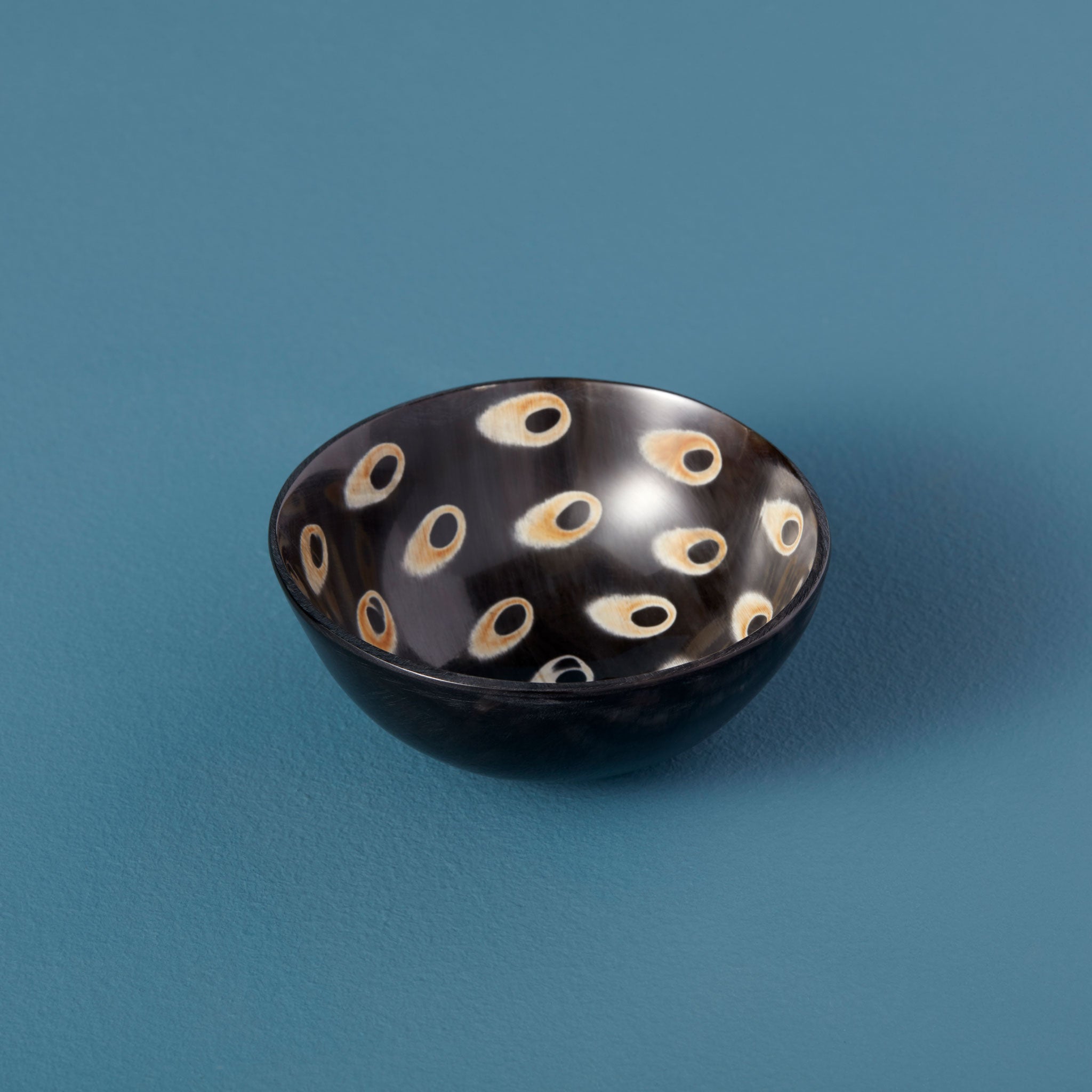 Horn Pinch Peacock Bowl