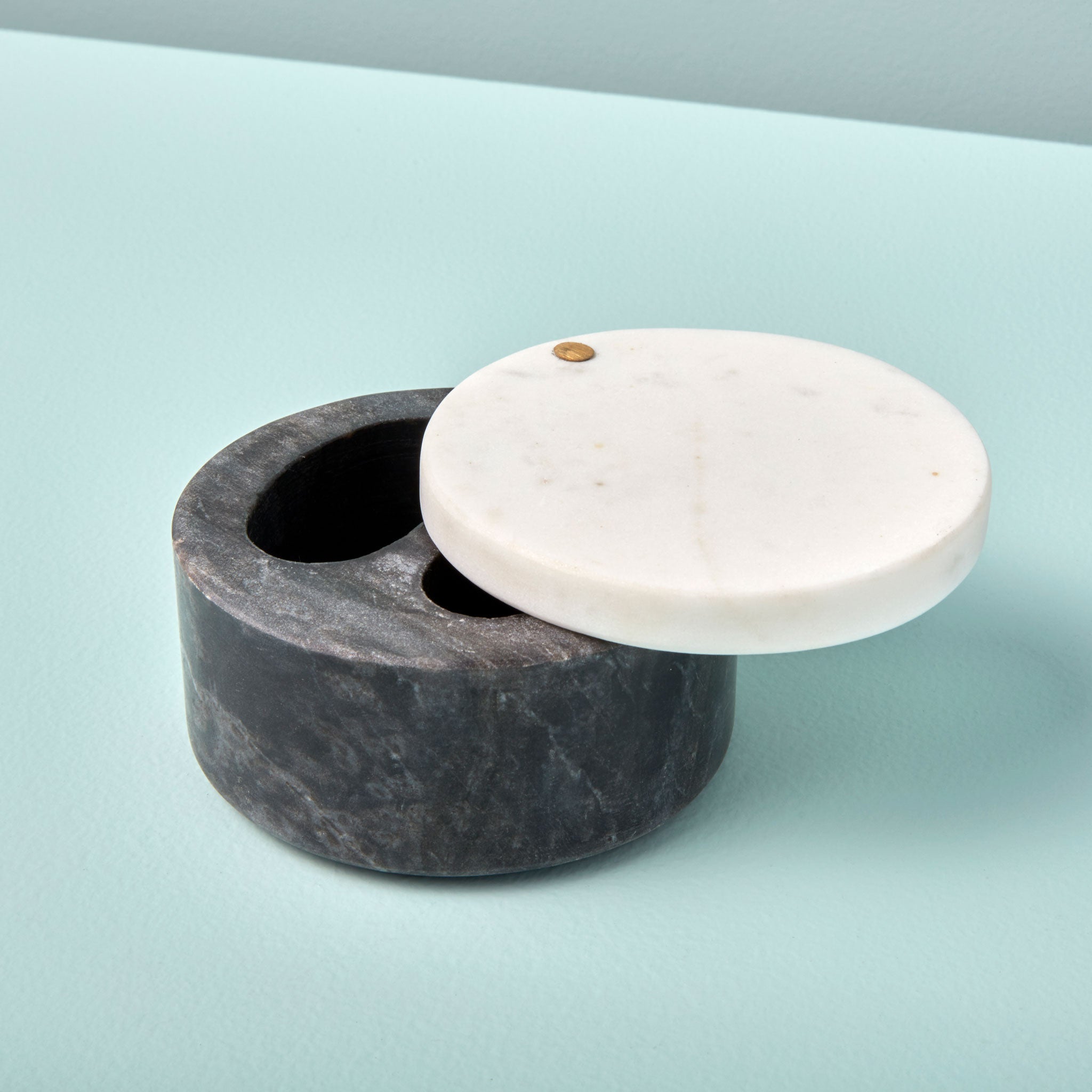Anzio Cellar with Pivoting Lid