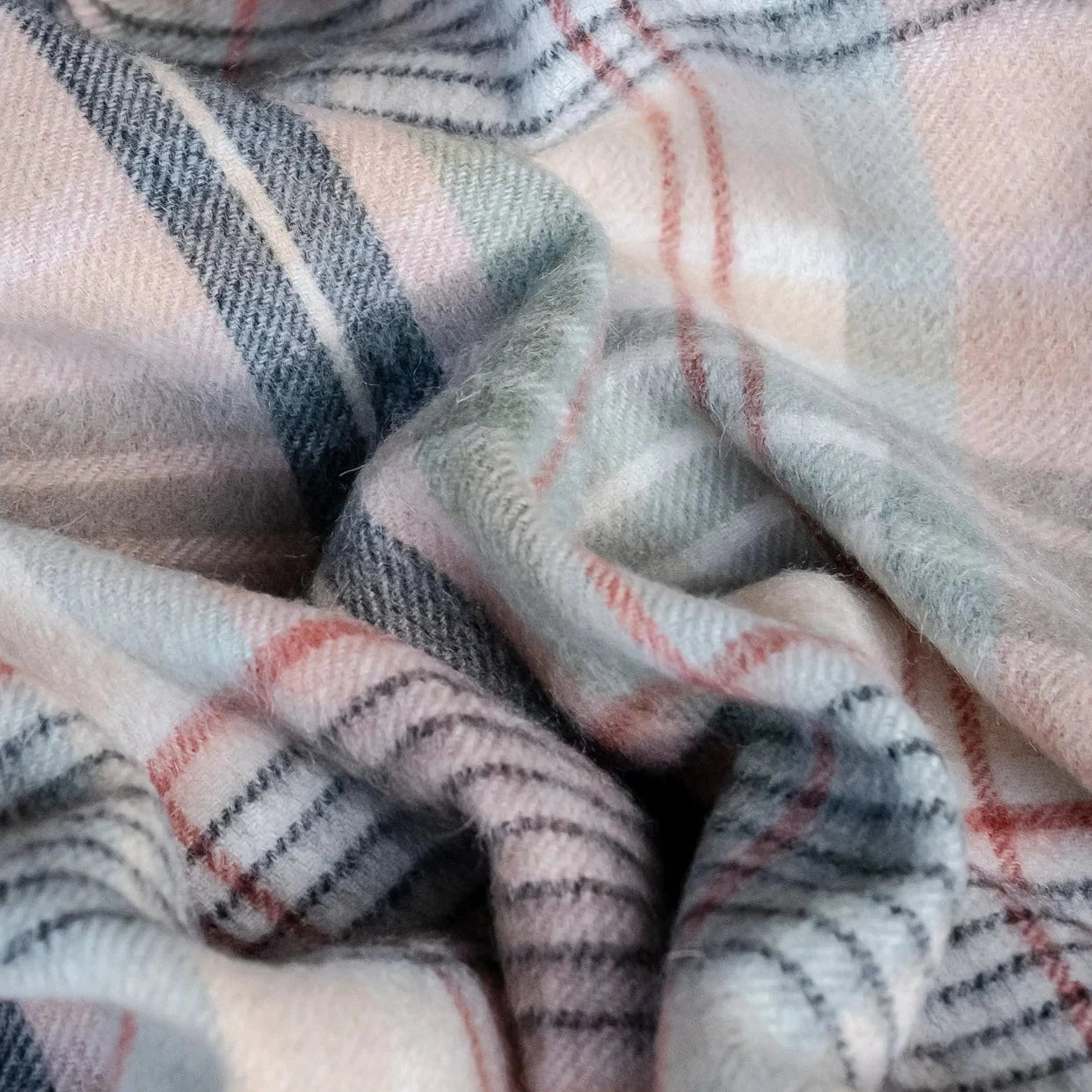 Lambswool Blanket in Seagrass Cottage Check