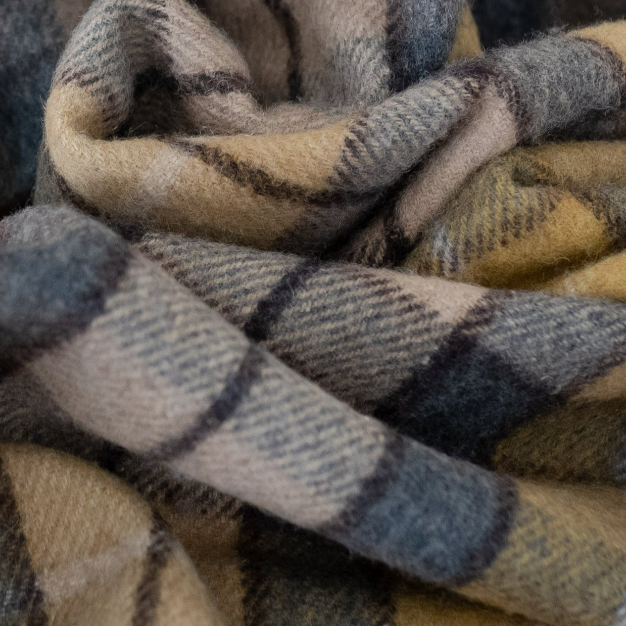 Recycled Wool Waterproof Picnic Blanket in Buchanan Natural Tartan - Brown Leather