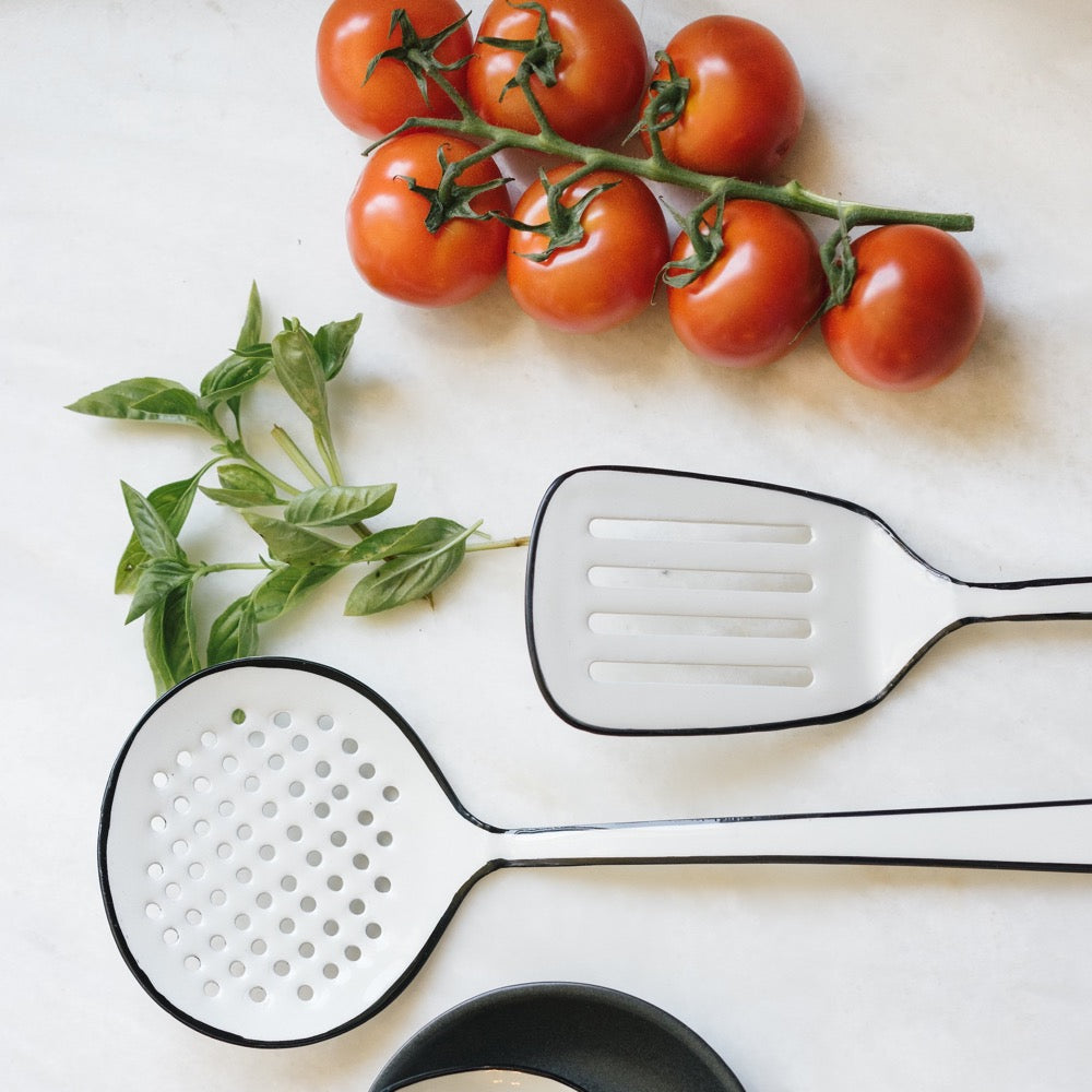 Harlow Spatula, White