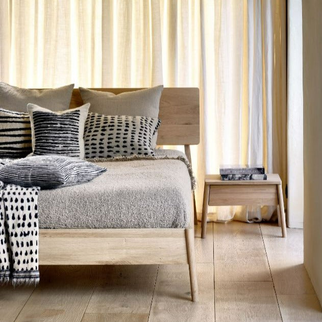 Air Solid Oak Bed, King