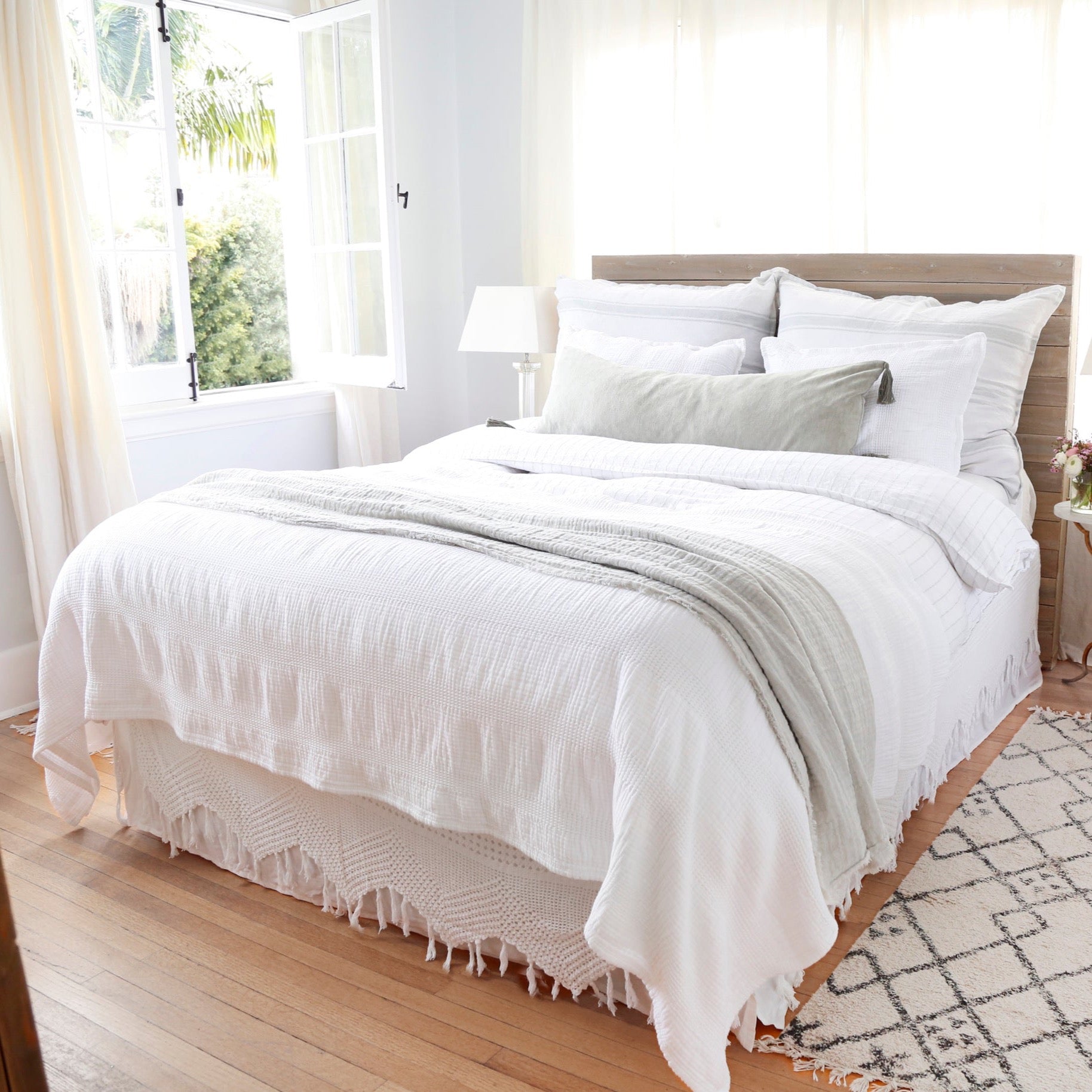 Nantucket Queen Matelasse Coverlet, White