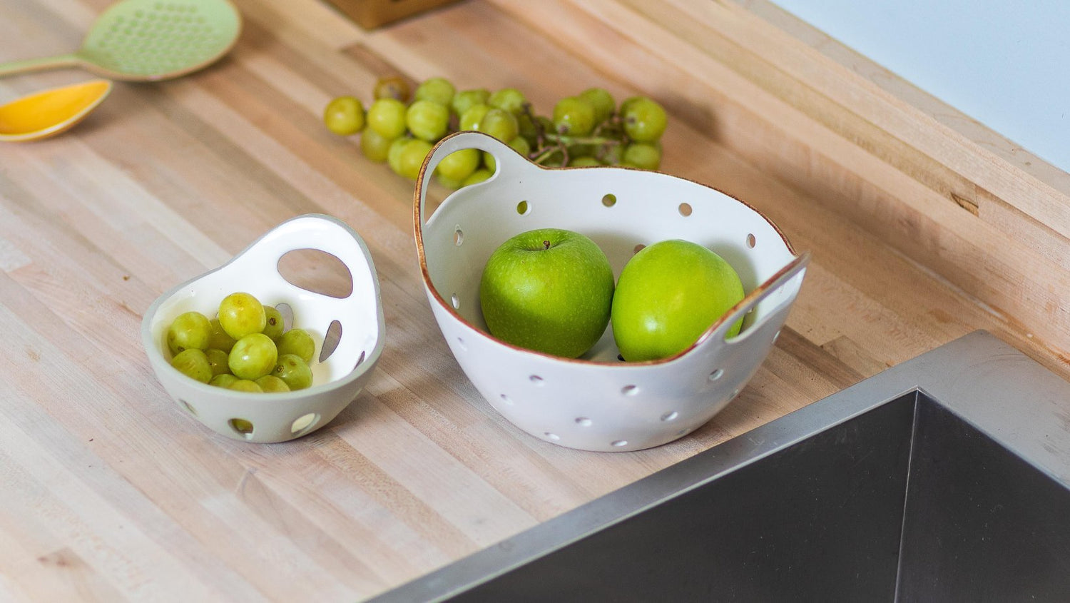 Colanders &amp; Mixing Bowls