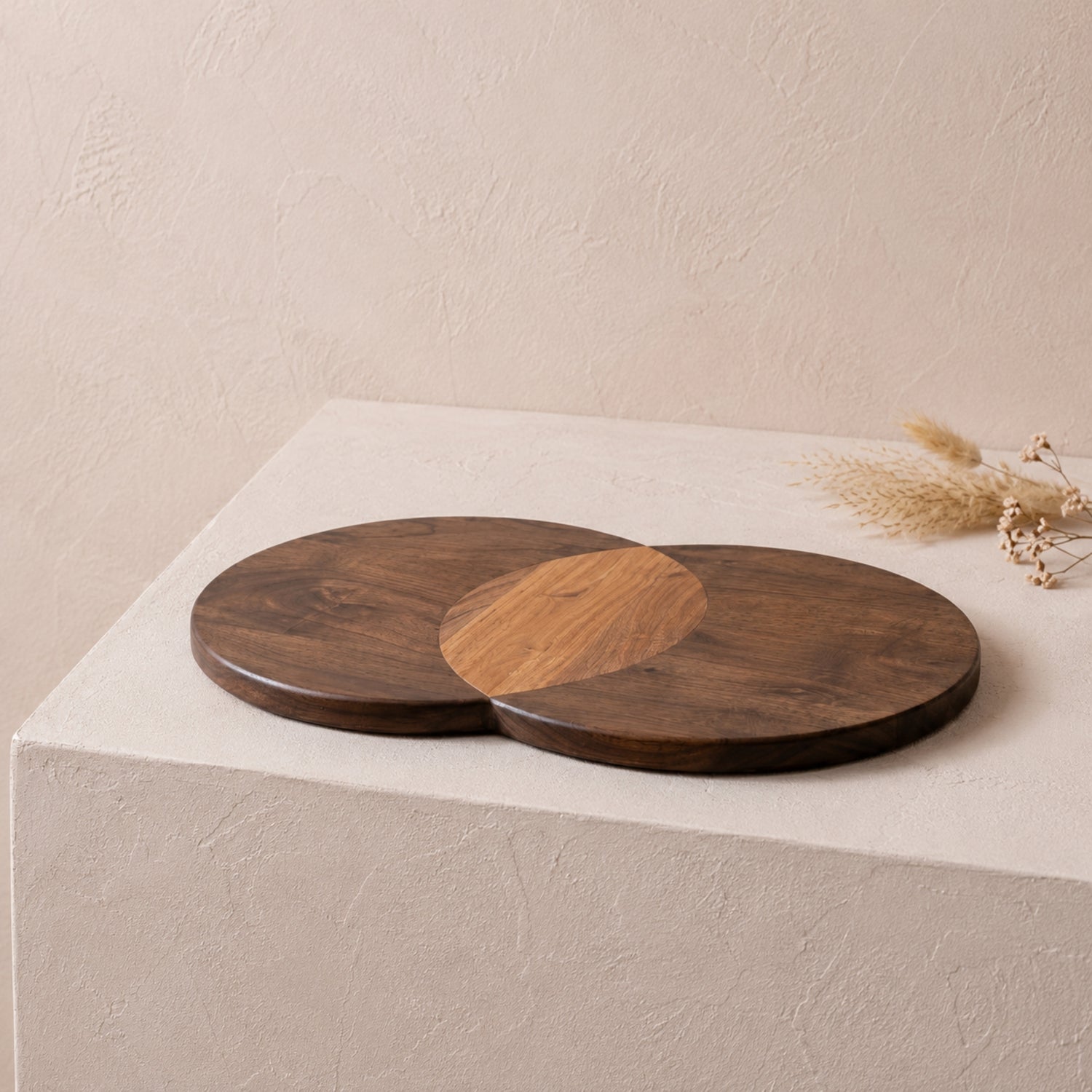 Aeryn Board, Circles