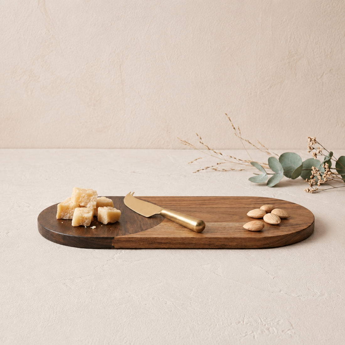 Aeryn Board, Oval