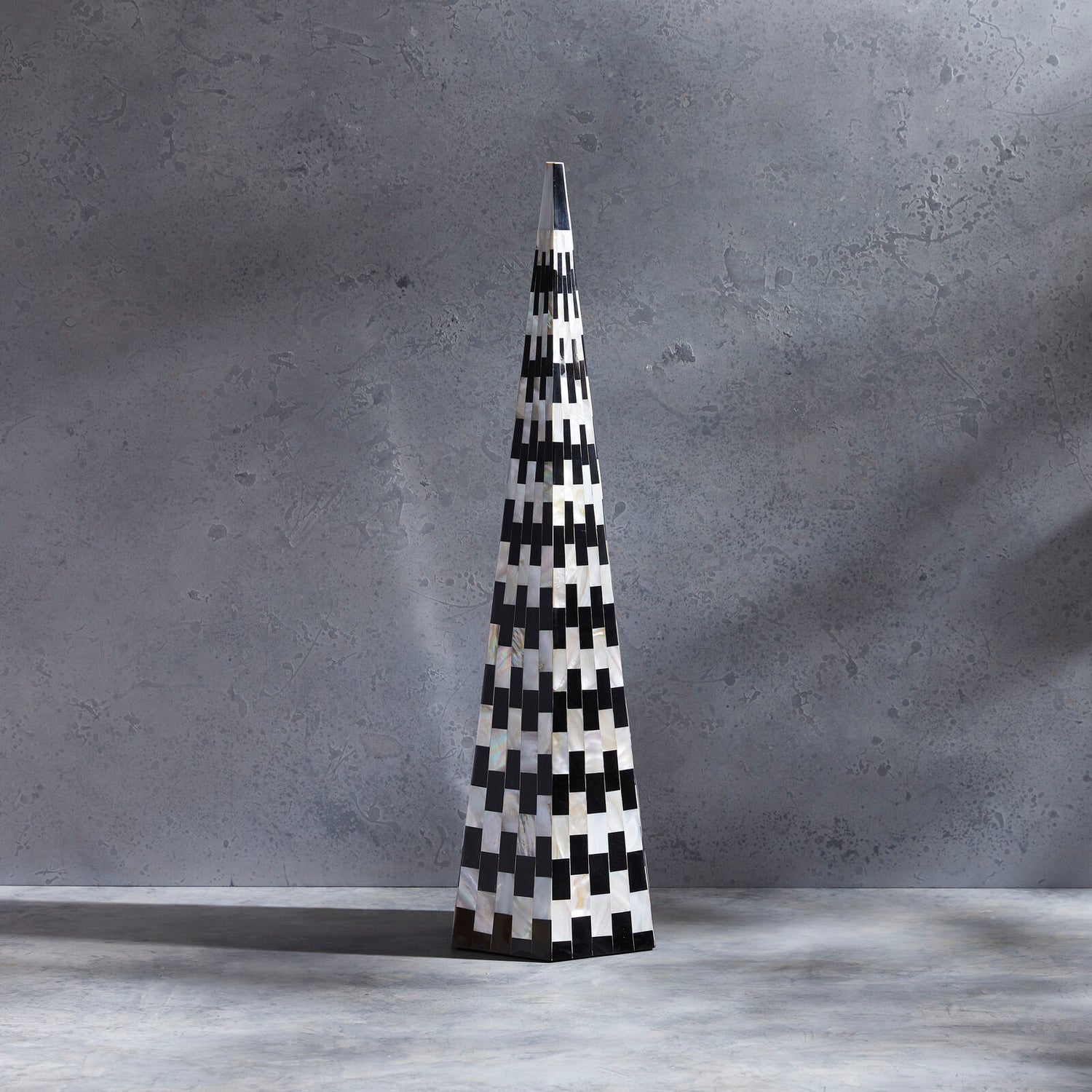 Finlay Obelisk, Large