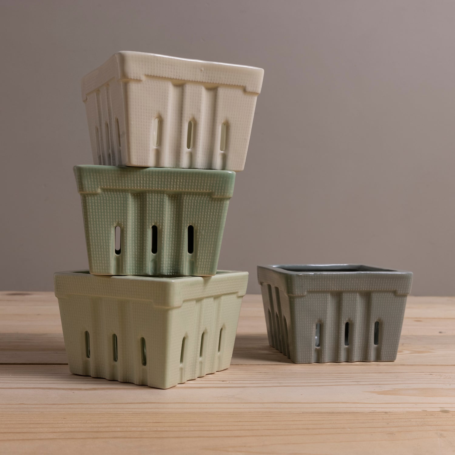 Stoneware Berry Basket, Set of 4