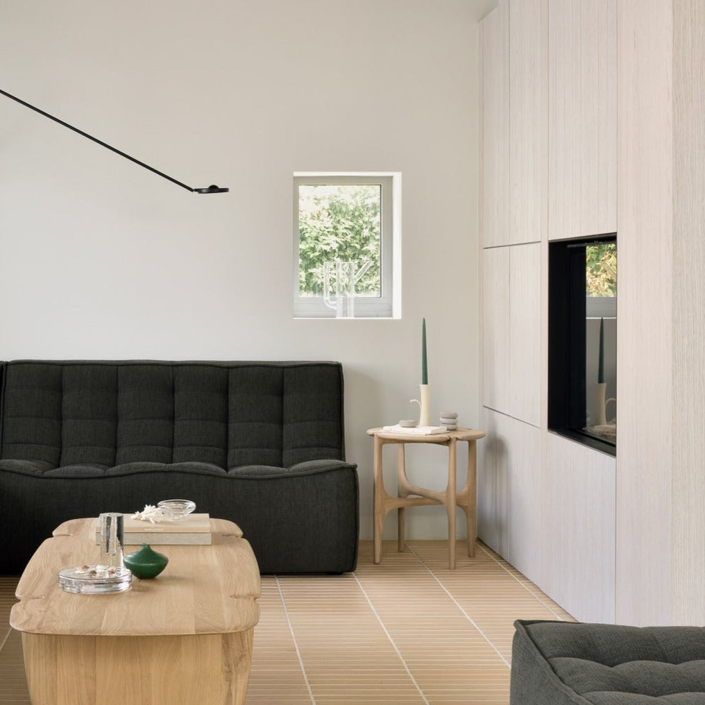 PI side table - varnished oak - round