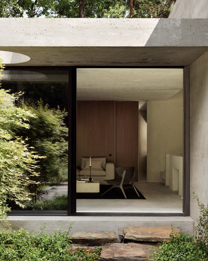 Eye lounge chair - varnished mahogany - dark brown