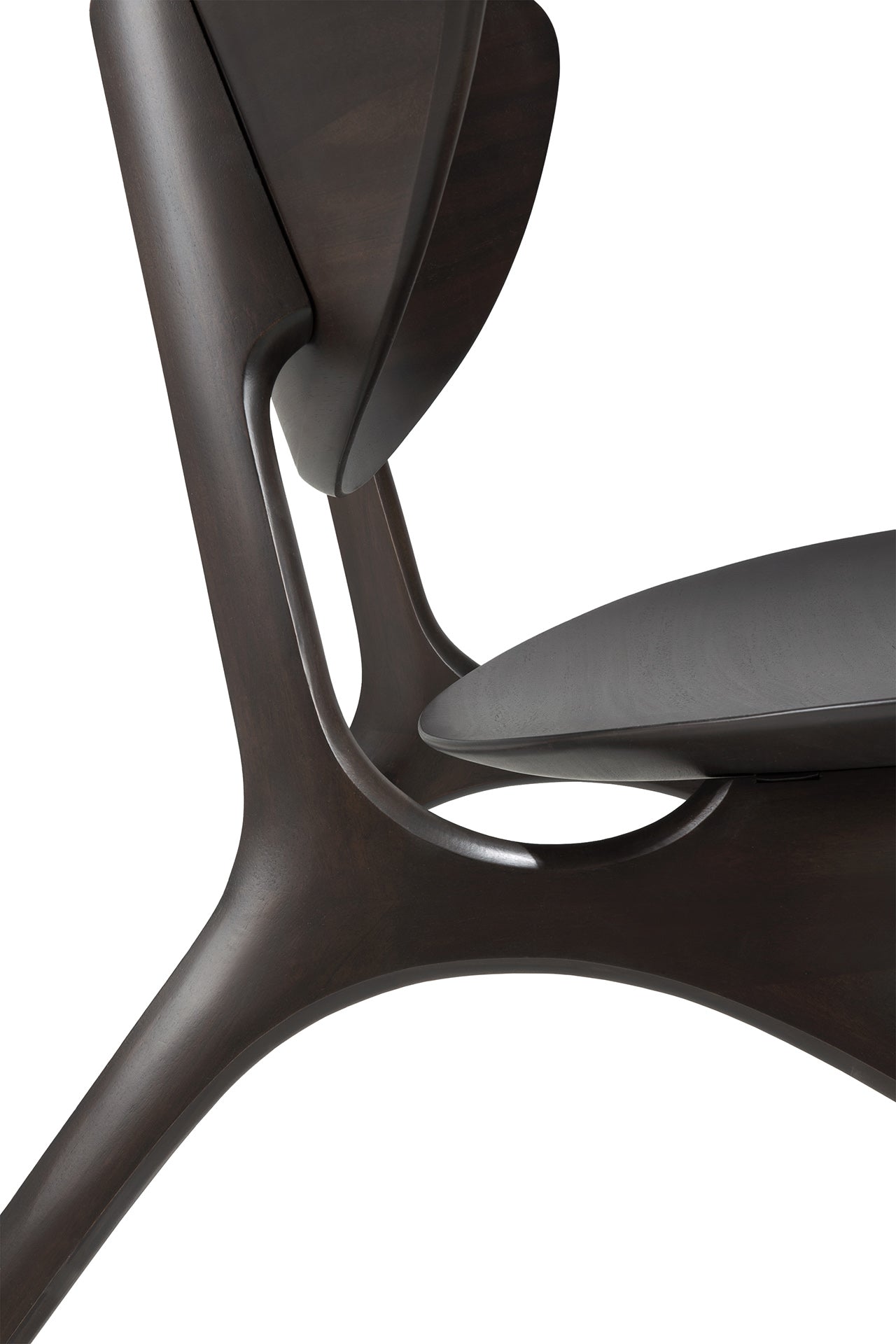 Eye lounge chair - varnished mahogany - dark brown