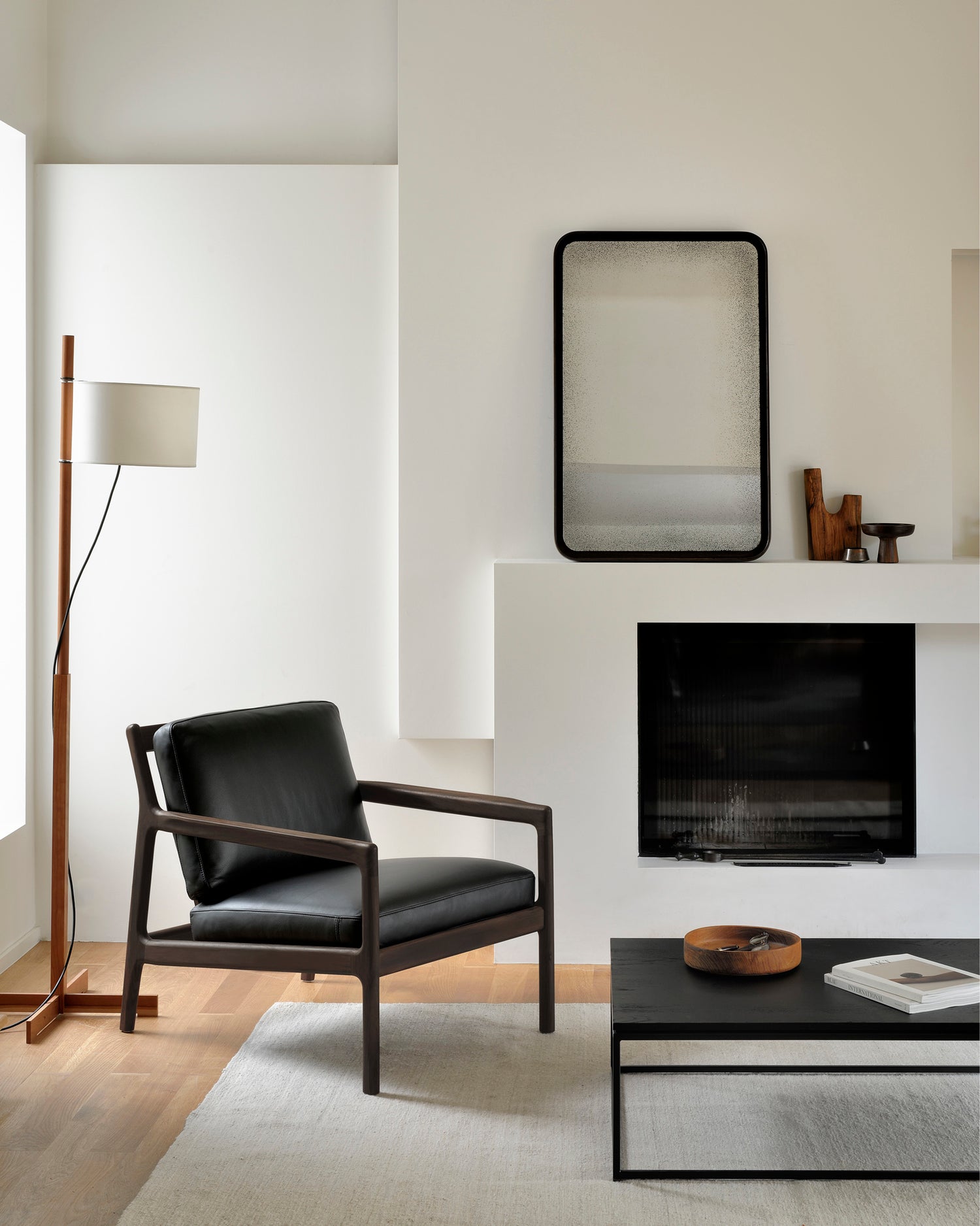 Jack Lounge Chair, Varnished Mahogany, Dark Brown, Black Leather