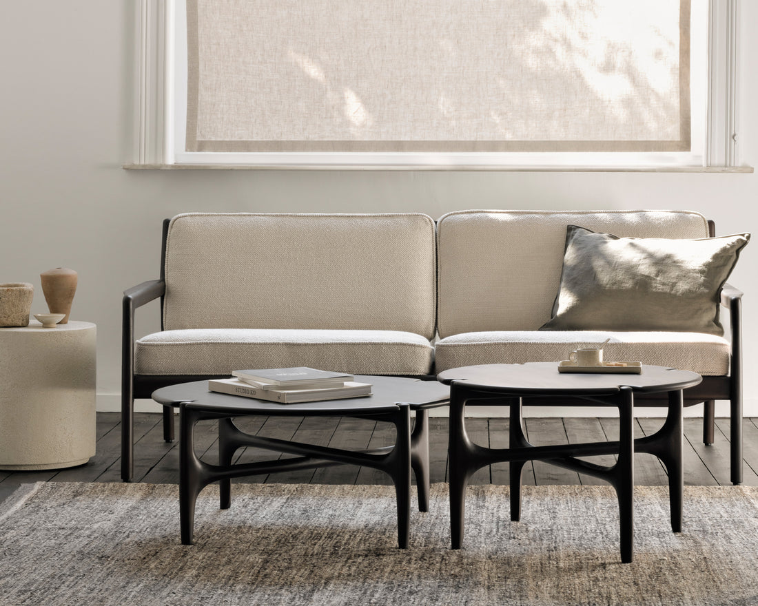 PI coffee table - varnished mahogany - dark brown - round