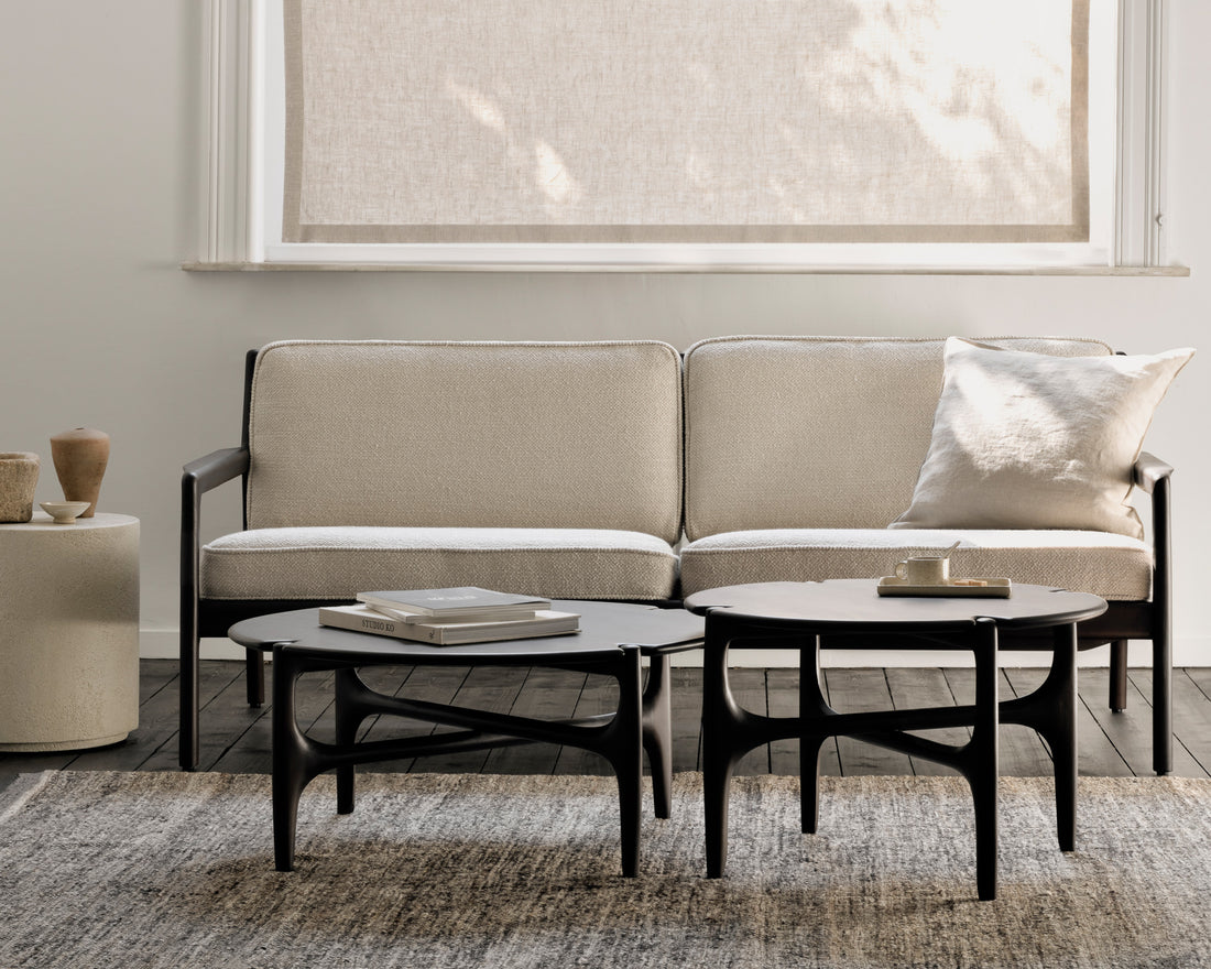 PI coffee table - varnished mahogany - dark brown - round