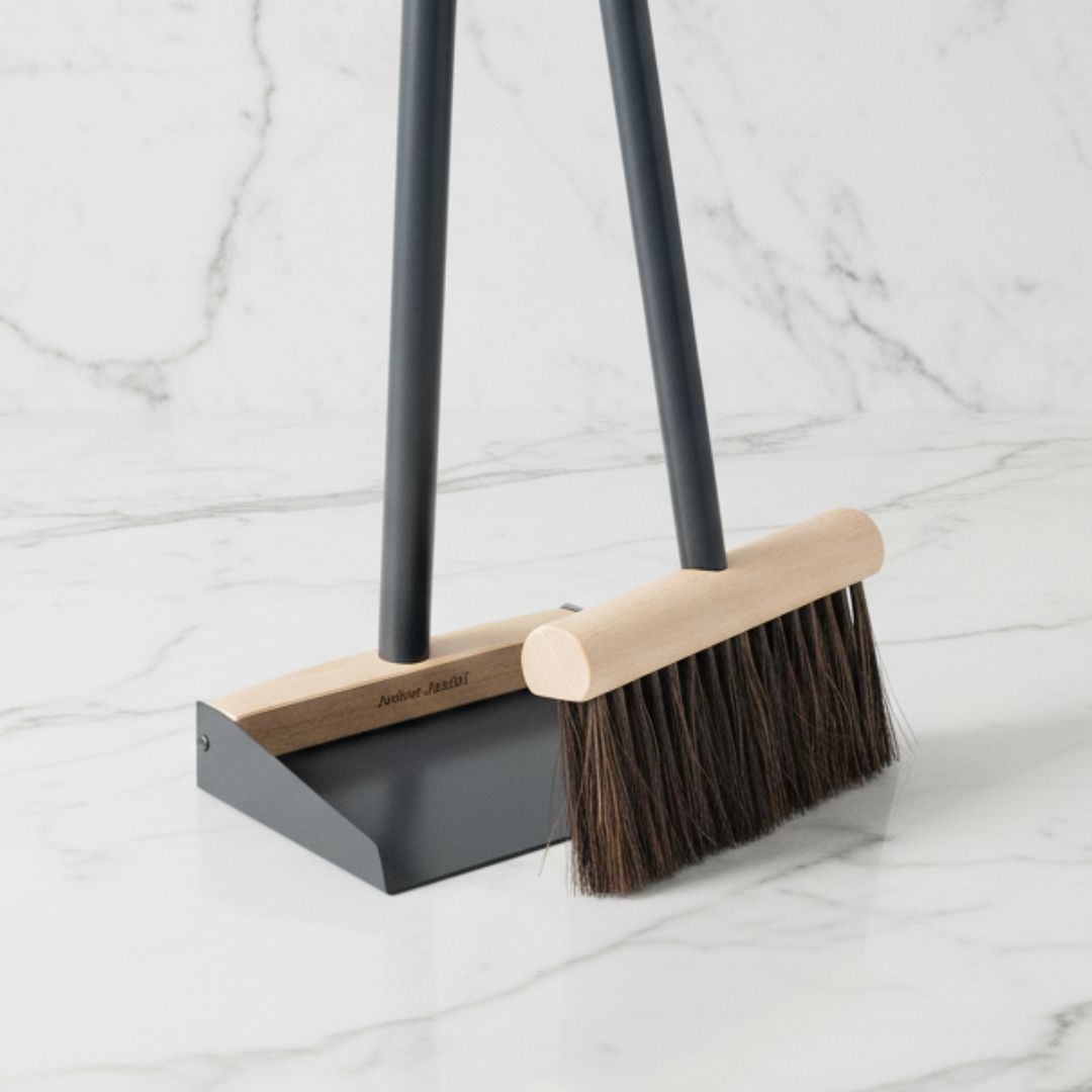 Andree Jardin "Mr &amp; Mrs Clynk" Large Complet Dustpan &amp; Hand Brush Black