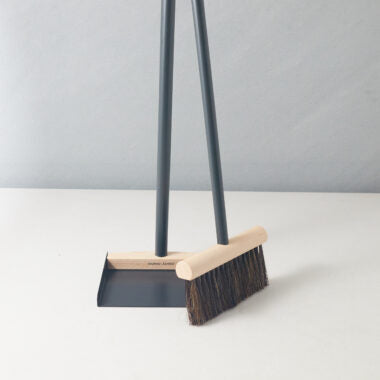 Andree Jardin "Mr &amp; Mrs Clynk" Large Complete Dustpan &amp; Hand Brush Black